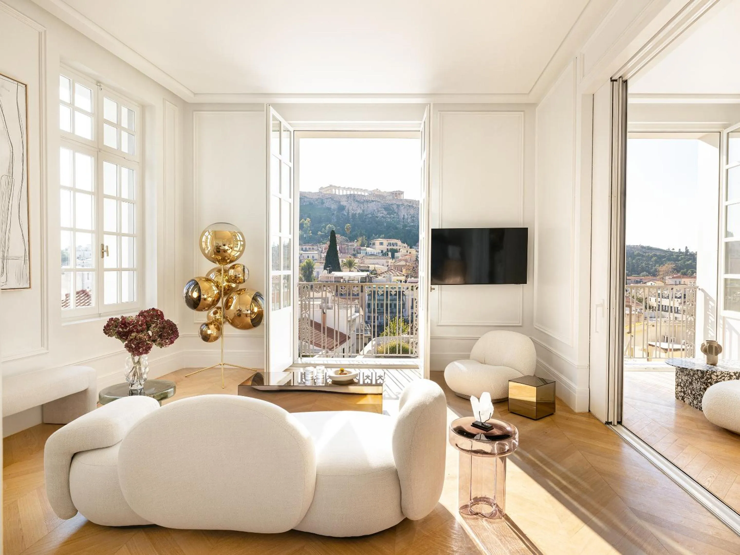 Living room in The Dolli at Acropolis, A Hotel to Live
