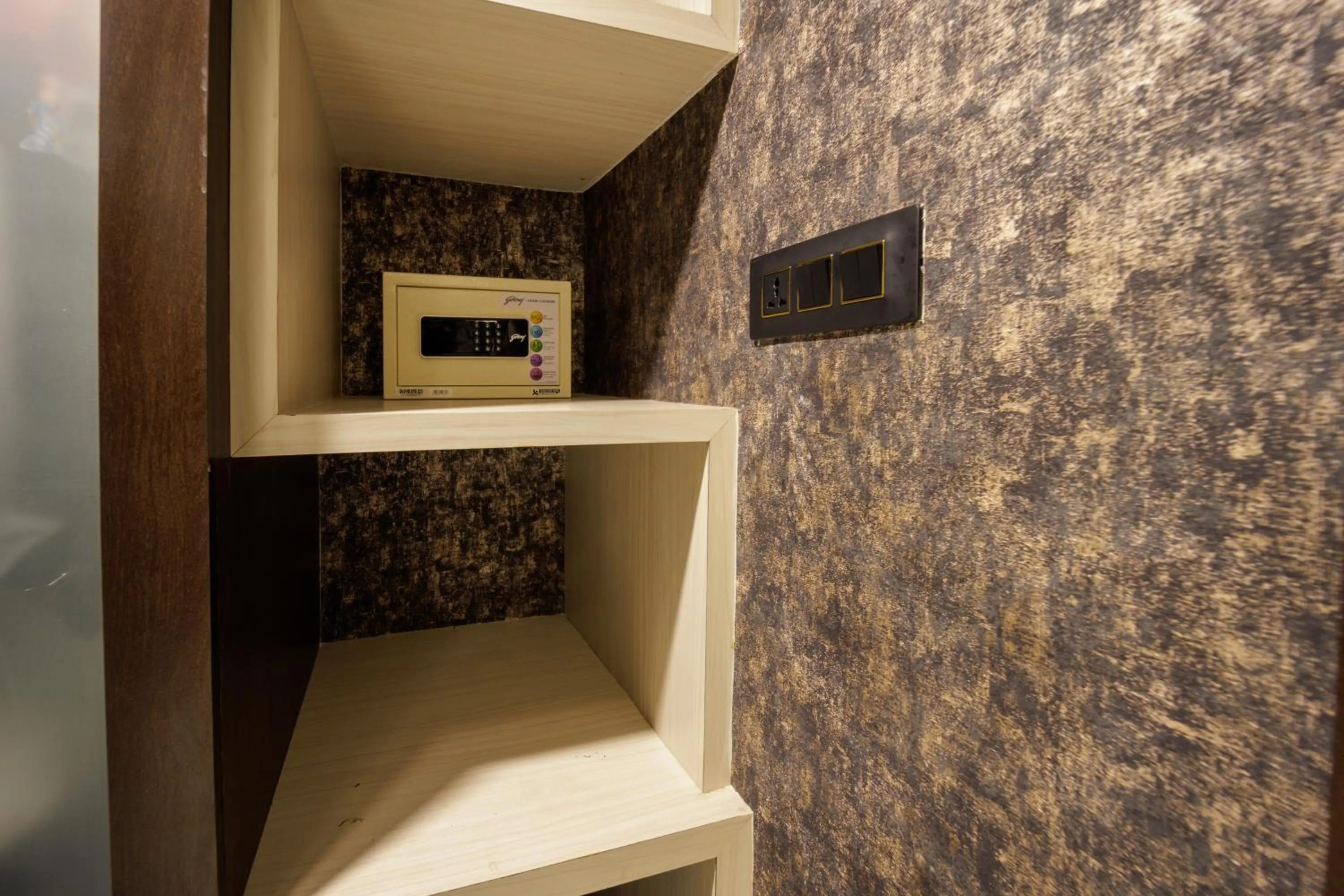 safe in Casa De Katson