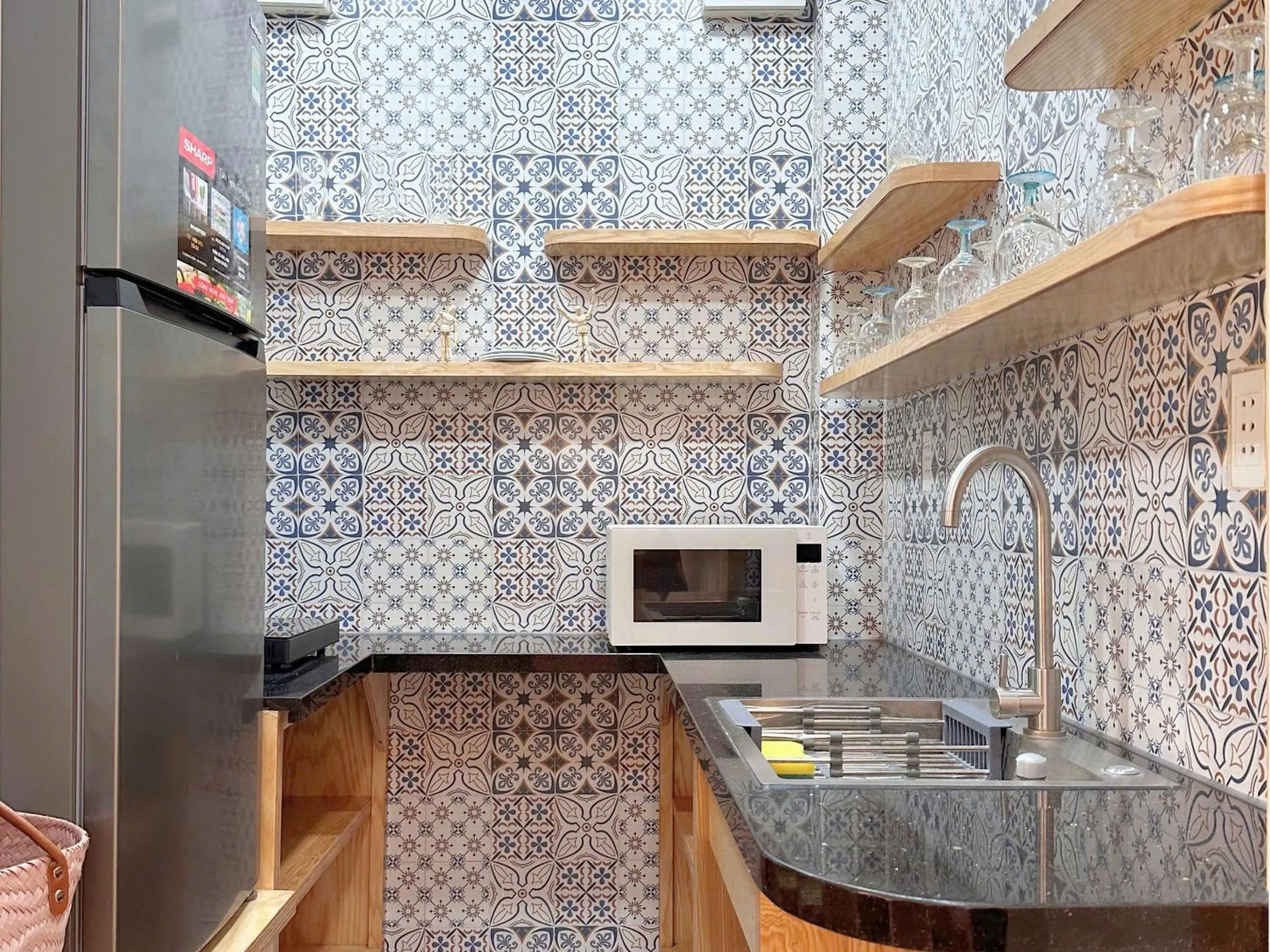 Kitchen or kitchenette in Leiden Homestay&Cafe'