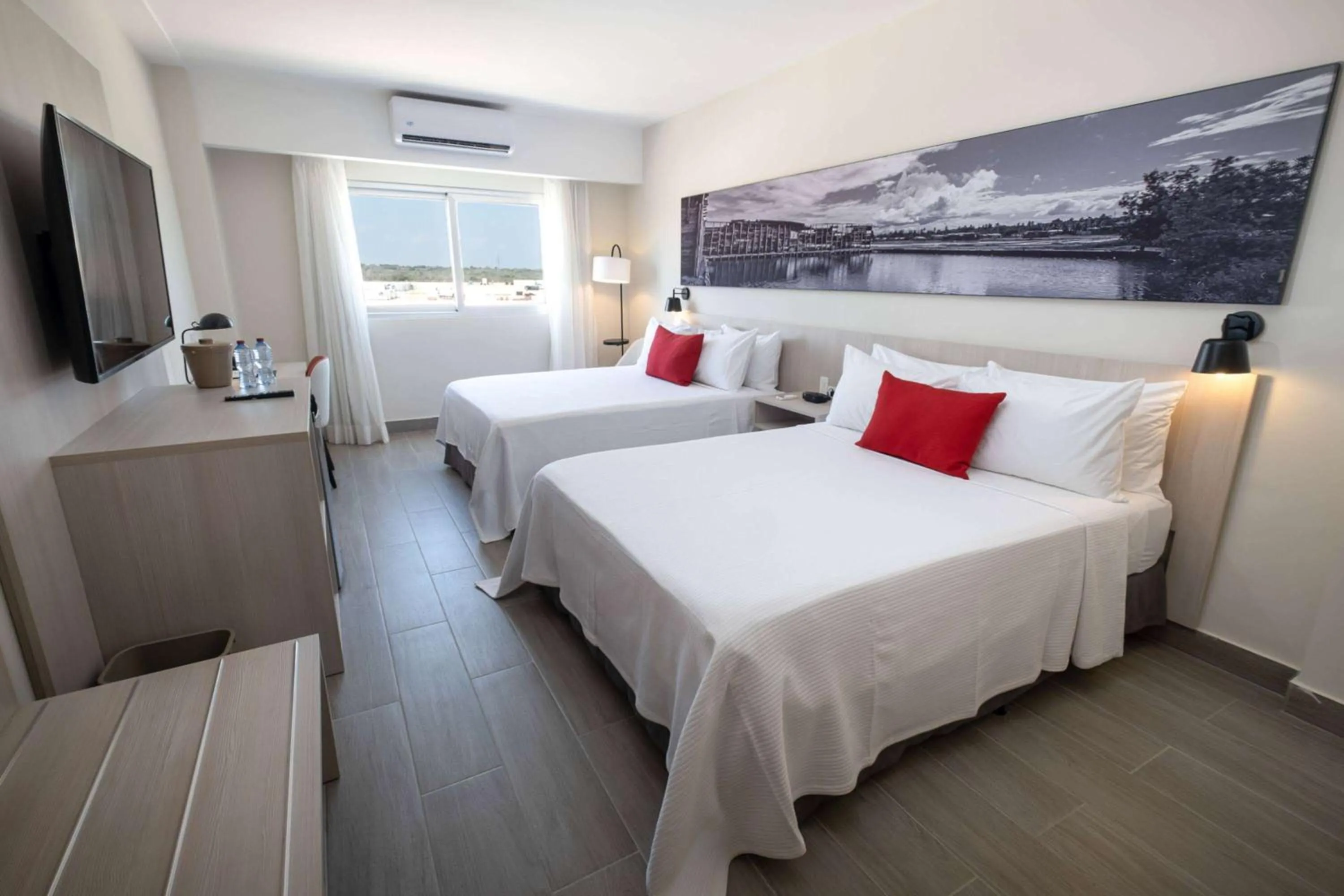 Photo of the whole room, Bed in Super 8 by Wyndham Manzanillo