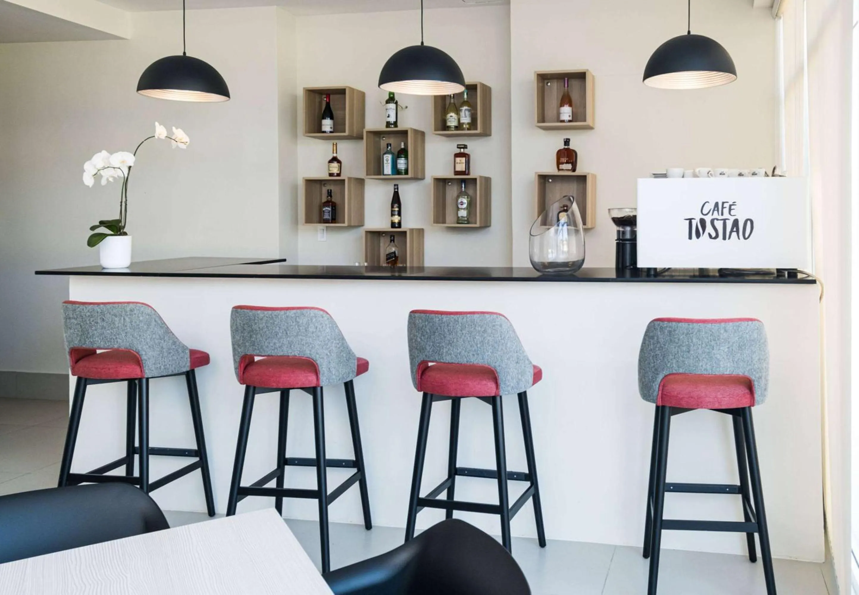 Restaurant/places to eat in Super 8 by Wyndham Manzanillo