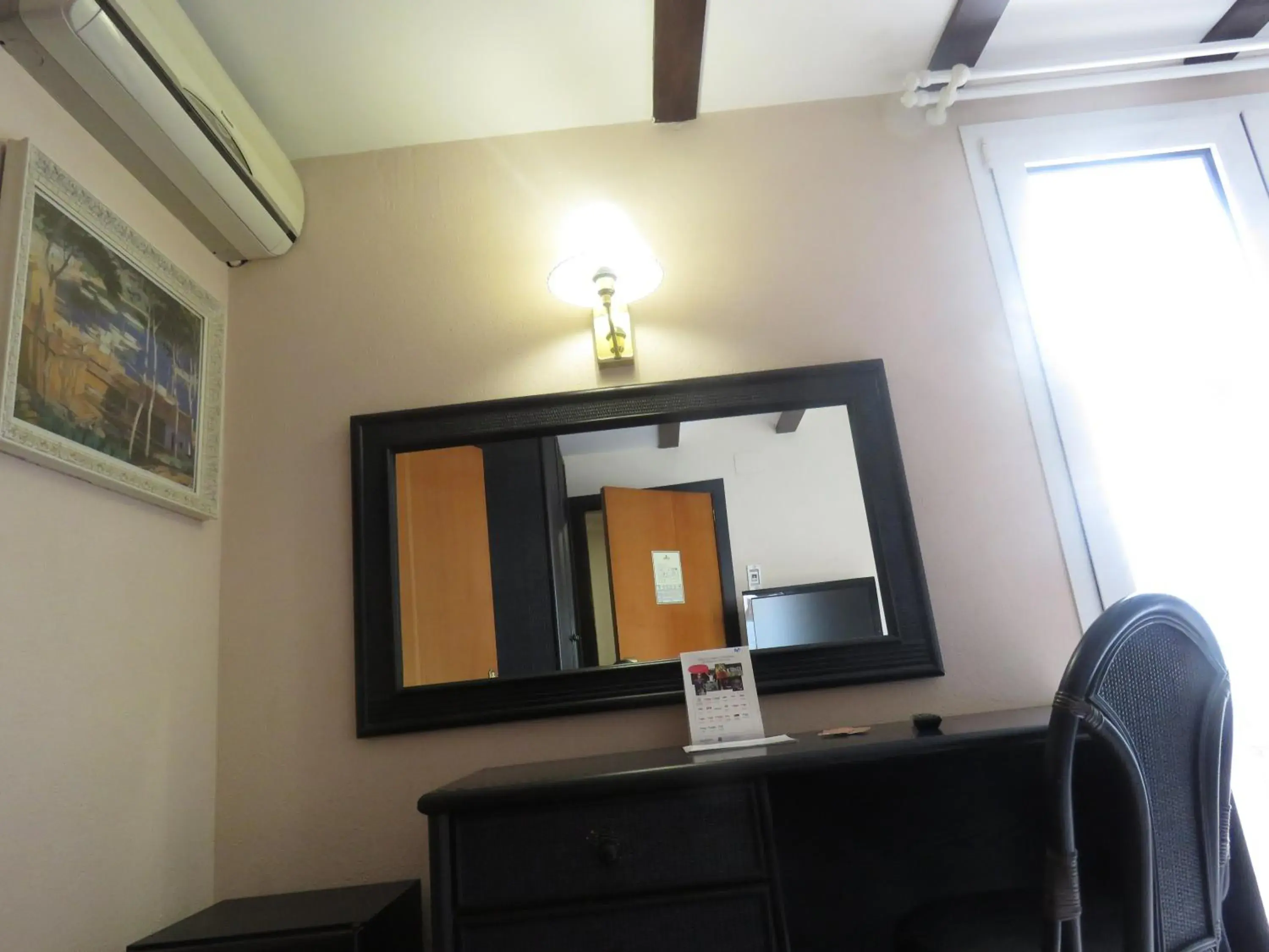 Economy Single Room in Hotel Santa Anna Economy Single Room in Hotel Santa Anna