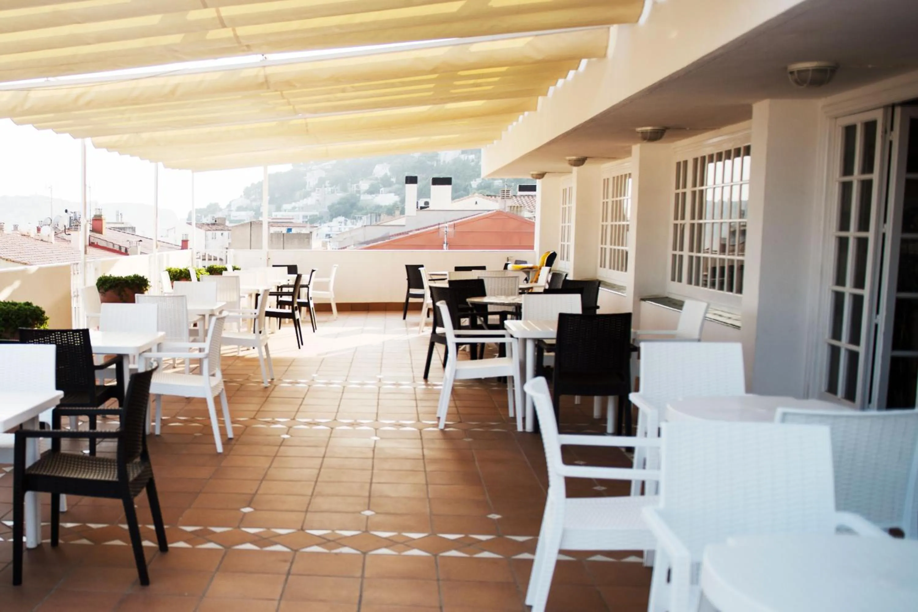 Restaurant/places to eat in Hotel Santa Anna