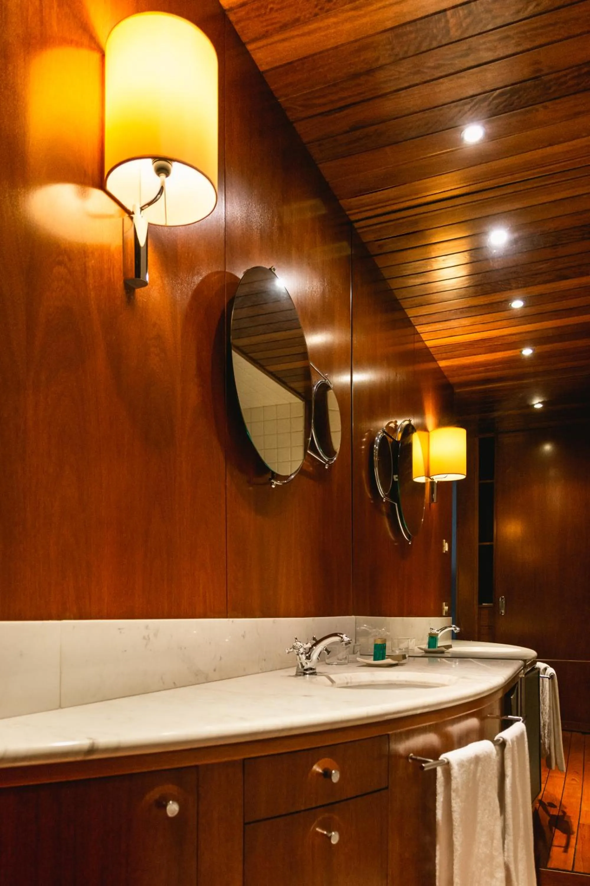 Bathroom in Fonda Hotel 1771