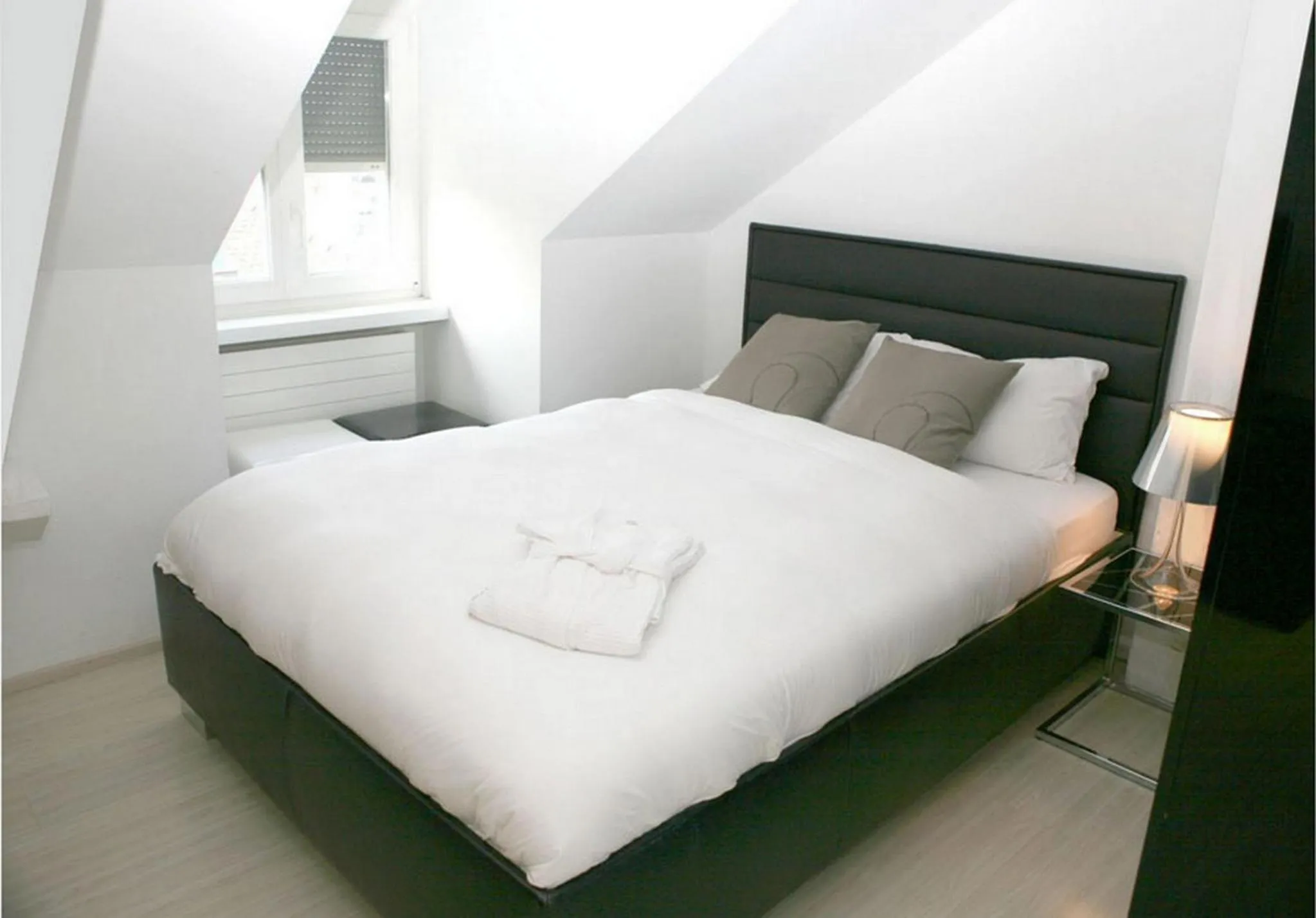 Bedroom, Bed in VISIONAPARTMENTS Cramerstrasse 8-12 - contactless check-in