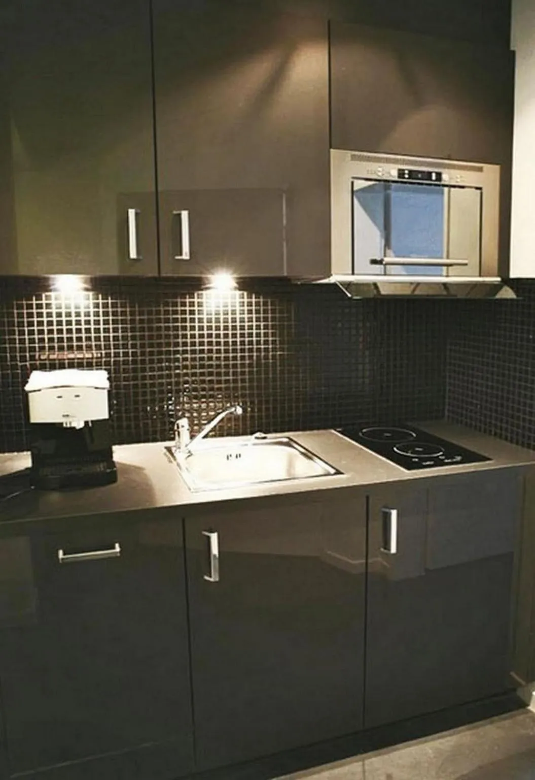Kitchen or kitchenette in VISIONAPARTMENTS Cramerstrasse 8-12 - contactless check-in