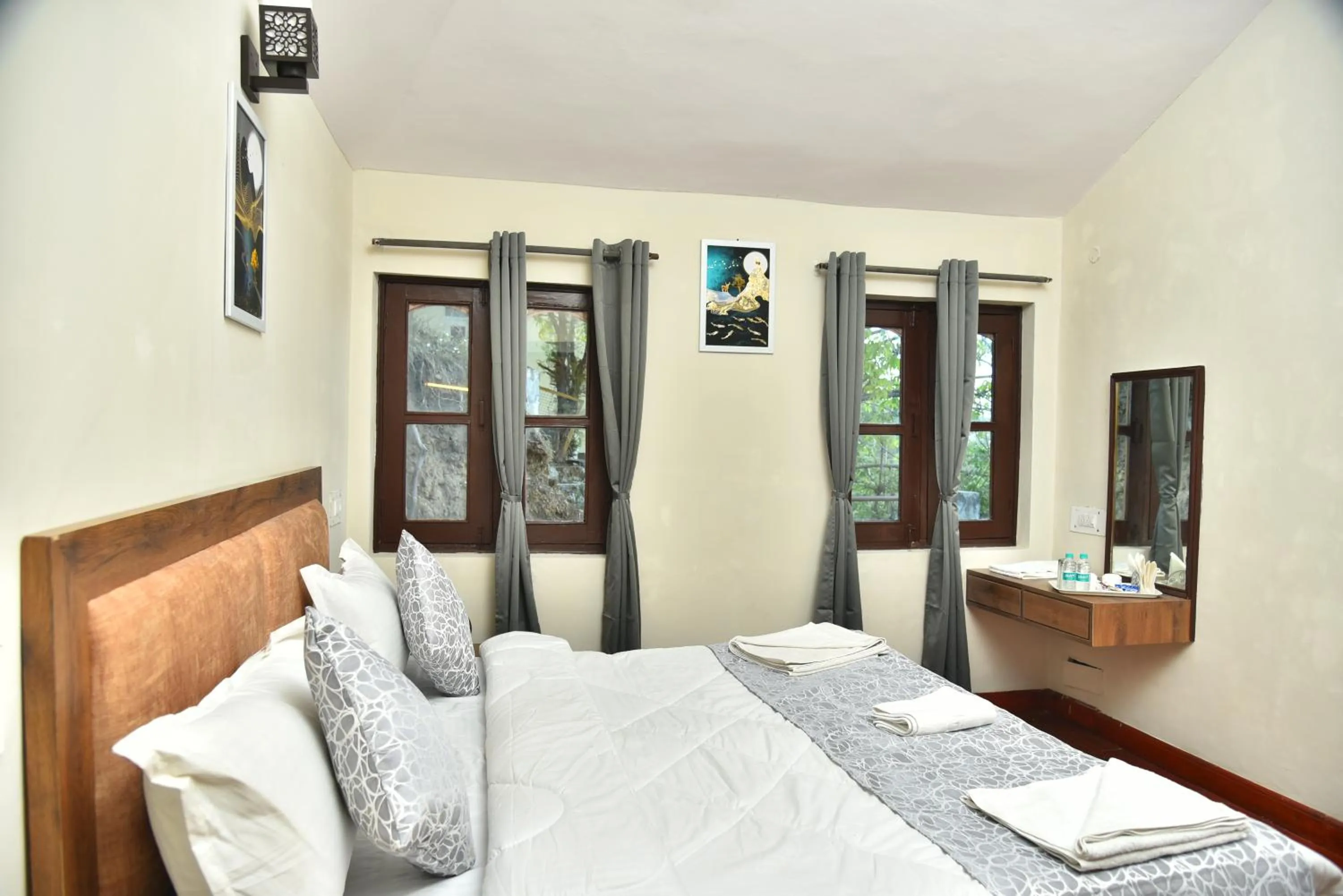 Bedroom, Bed in Kumaon Roop Resort Near Neem Karoli Temple
