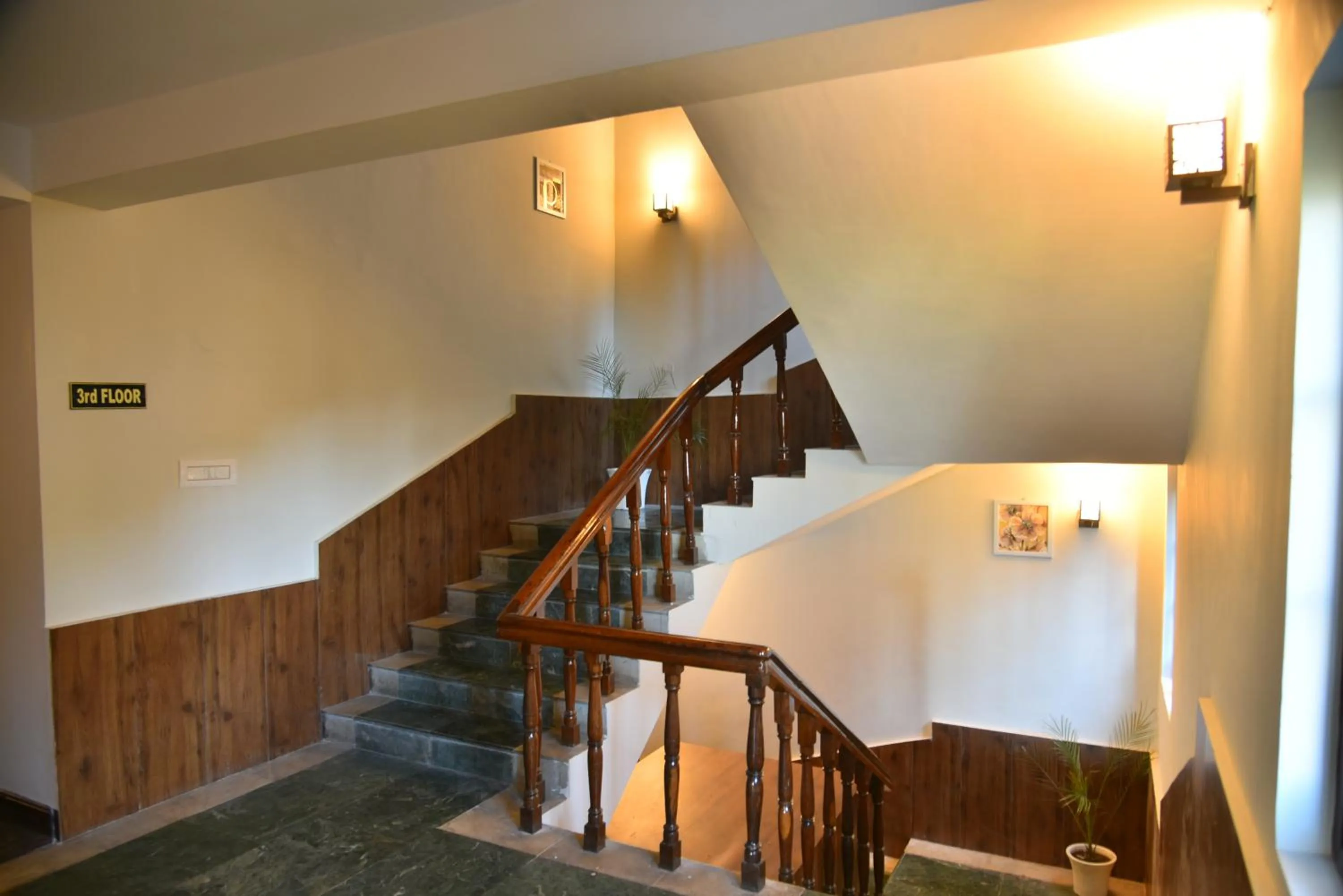 Lobby or reception in Kumaon Roop Resort Near Neem Karoli Temple