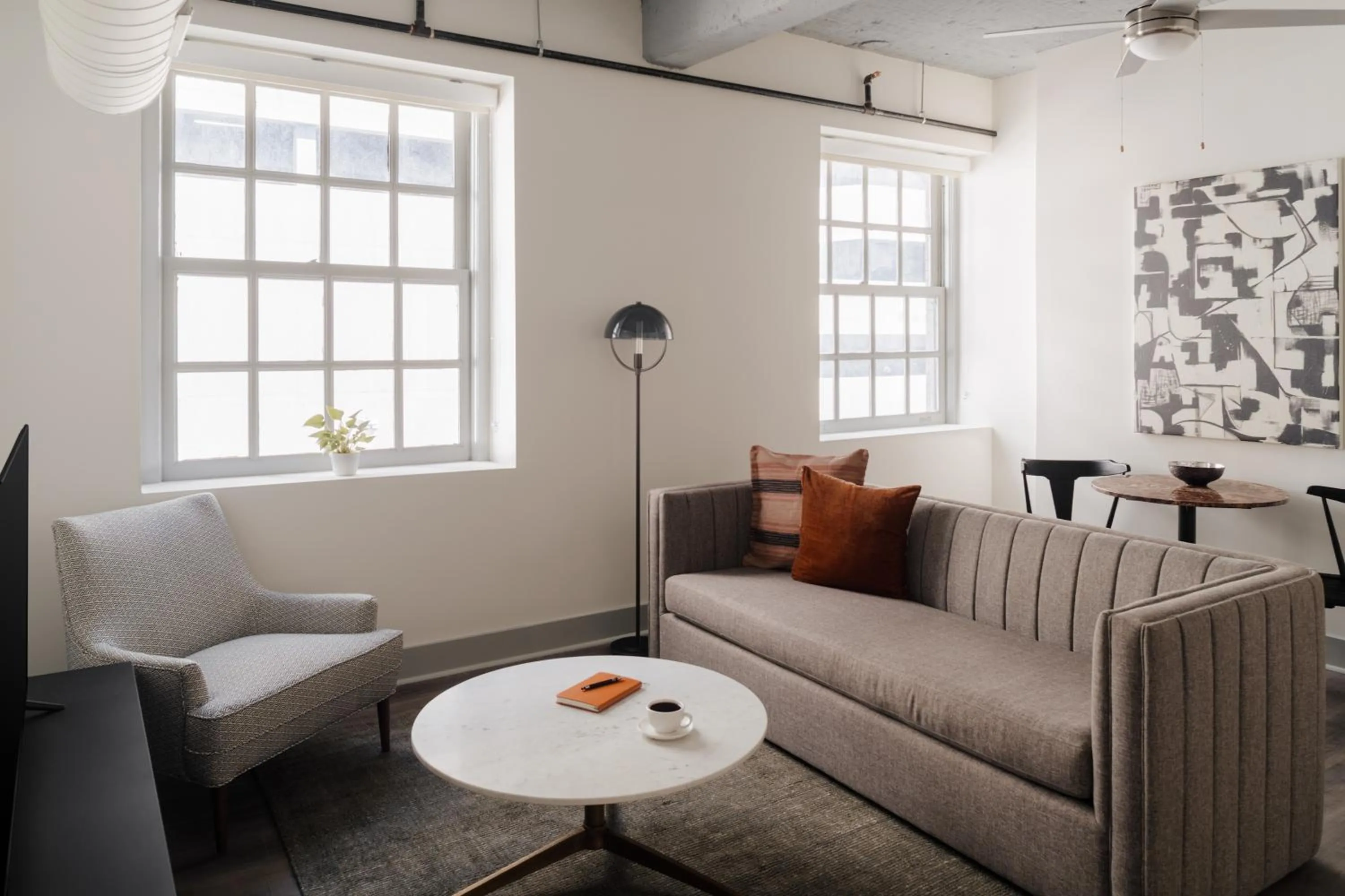 Queen Studio (Self Check-in with Virtual Front Desk) in Kasa Capitol Hill Downtown Nashville