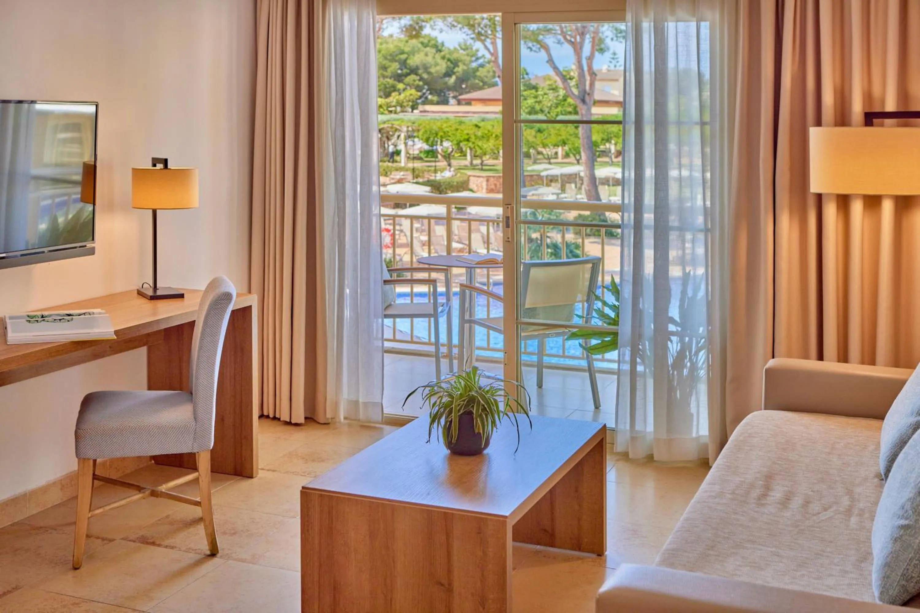 Photo of the whole room in Zafiro Mallorca & Spa