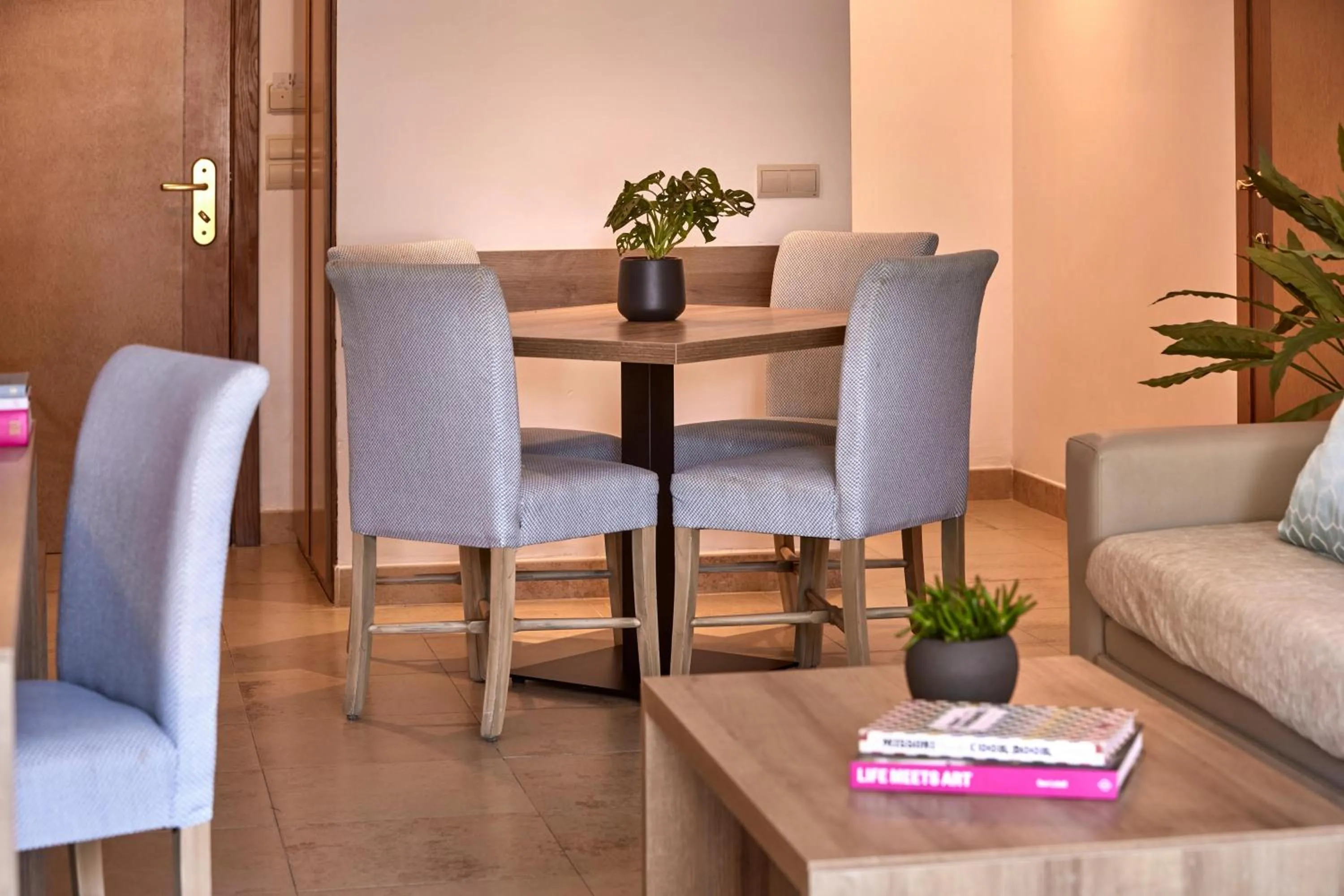 Photo of the whole room in Zafiro Mallorca & Spa