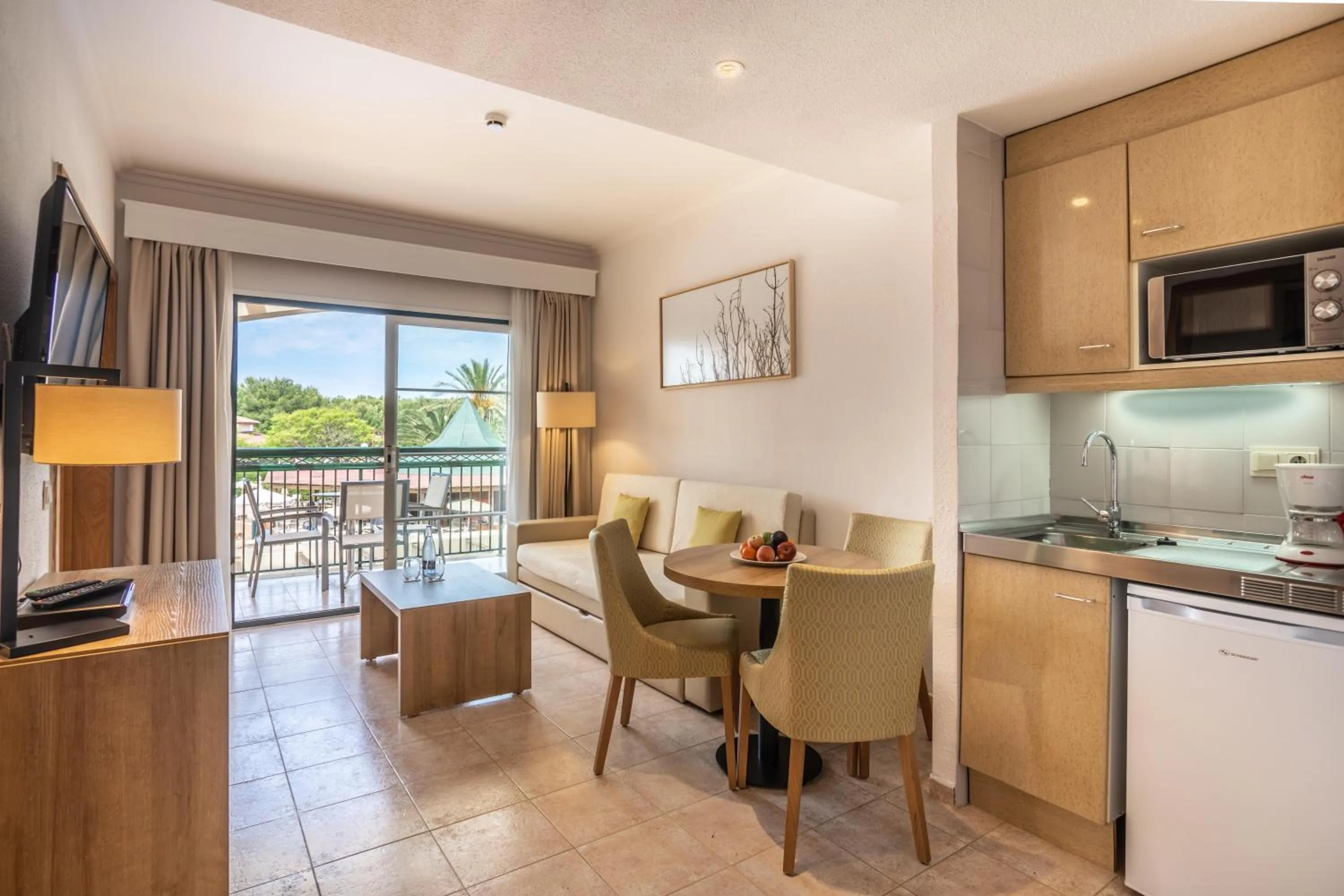 Photo of the whole room in Zafiro Menorca