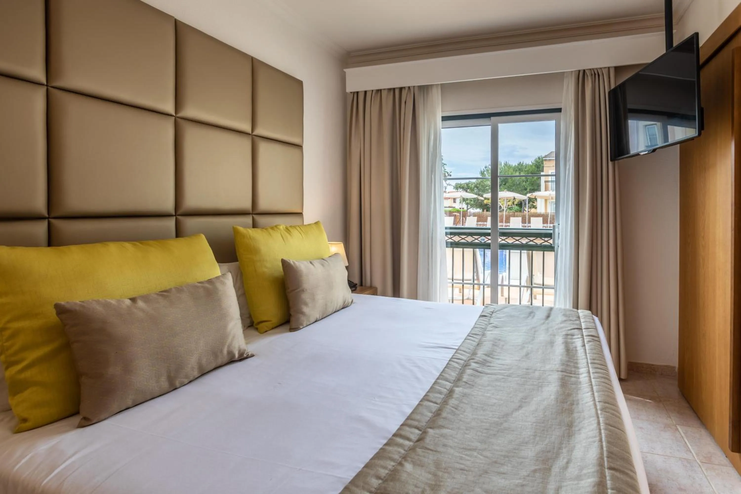 Bed in Zafiro Menorca