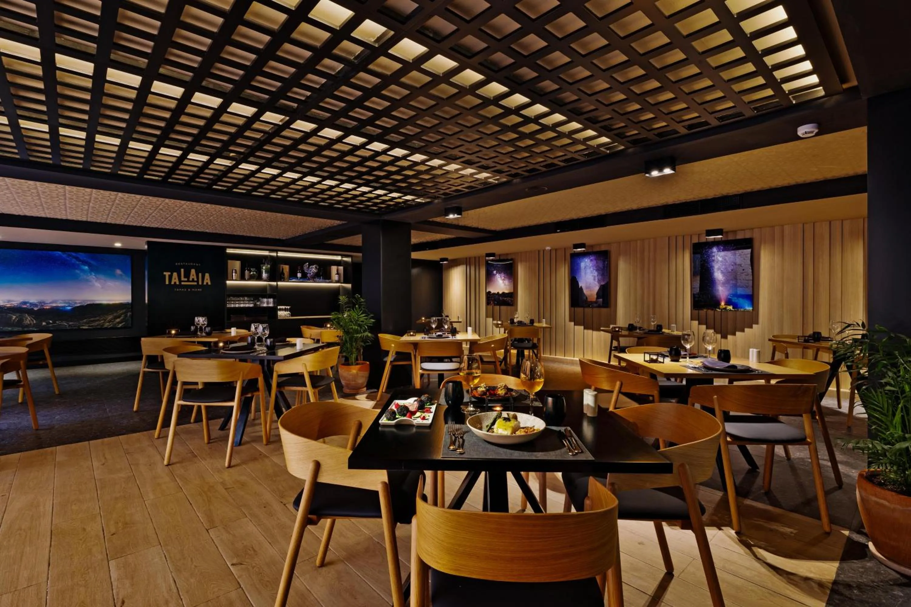 Restaurant/places to eat in VIVA Cala Mesquida Suites & Spa Adults Only 16