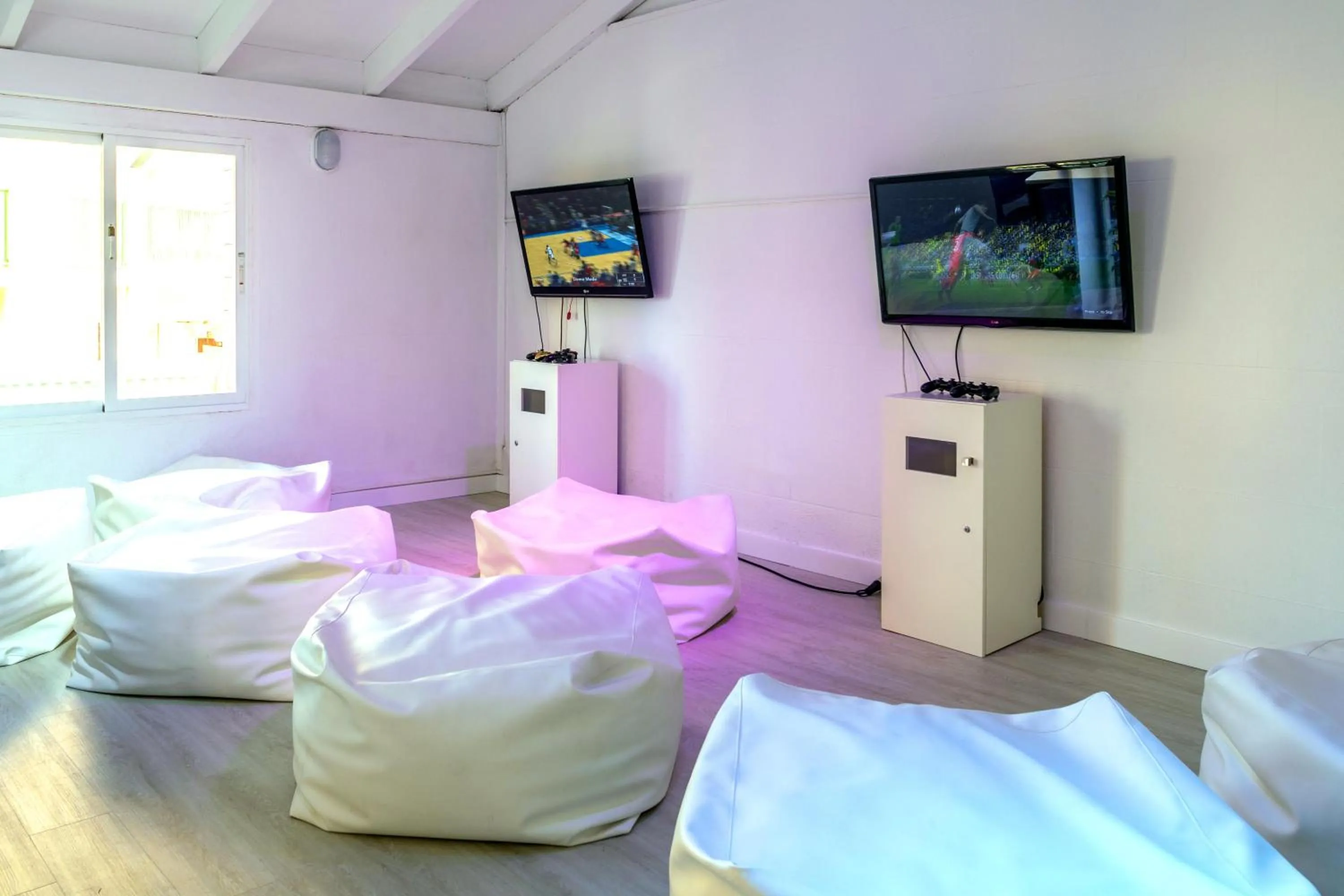 children, Bed in VIVA Cala Mesquida Resort & Spa