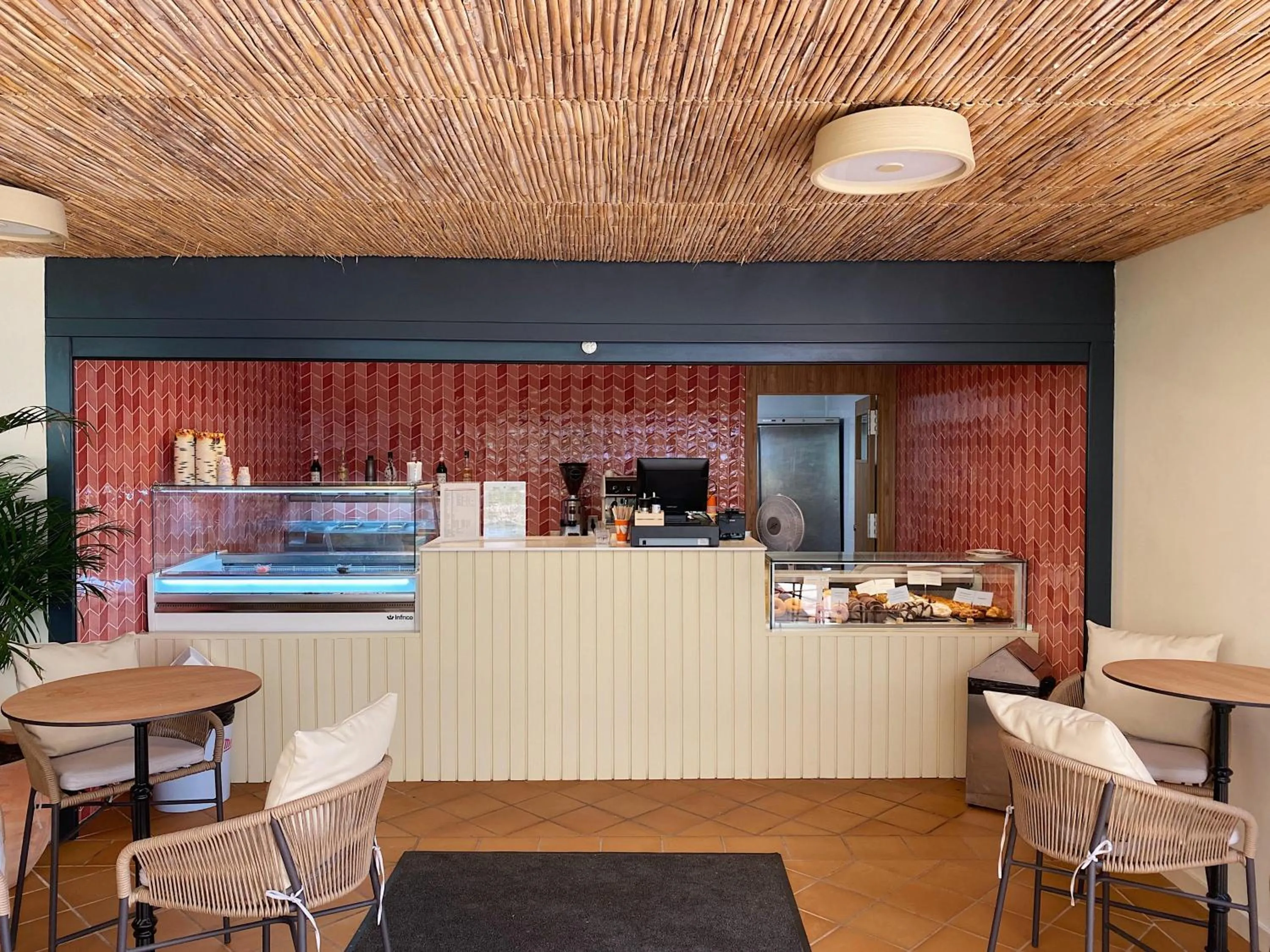 Lounge or bar in VIVA Cala Mesquida Resort & Spa