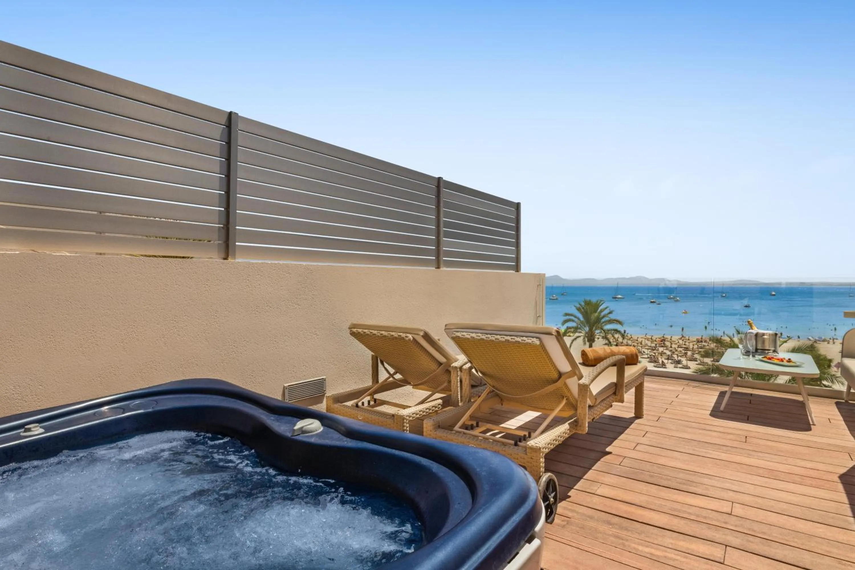 Photo of the whole room in VIVA Golf Adults Only 18+