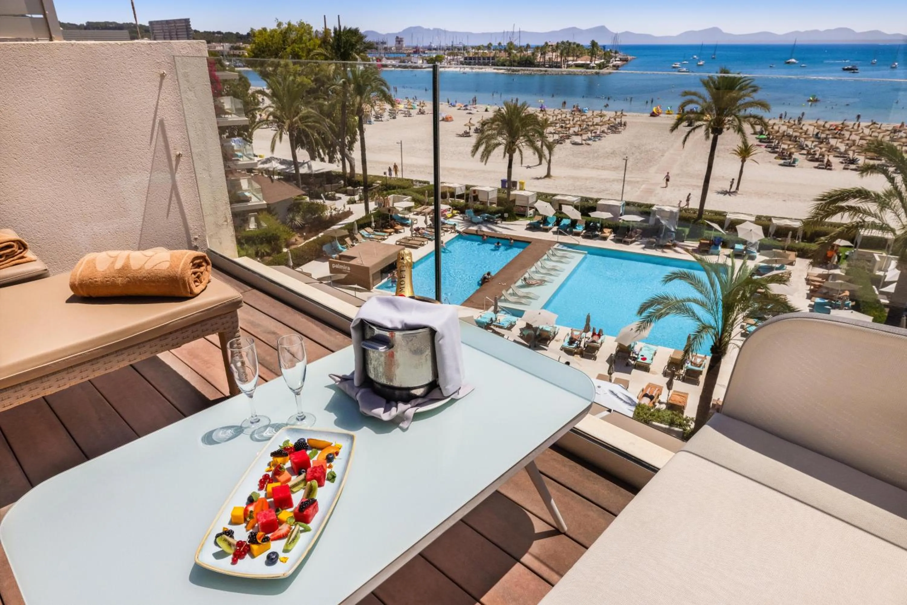 Photo of the whole room in VIVA Golf Adults Only 18+