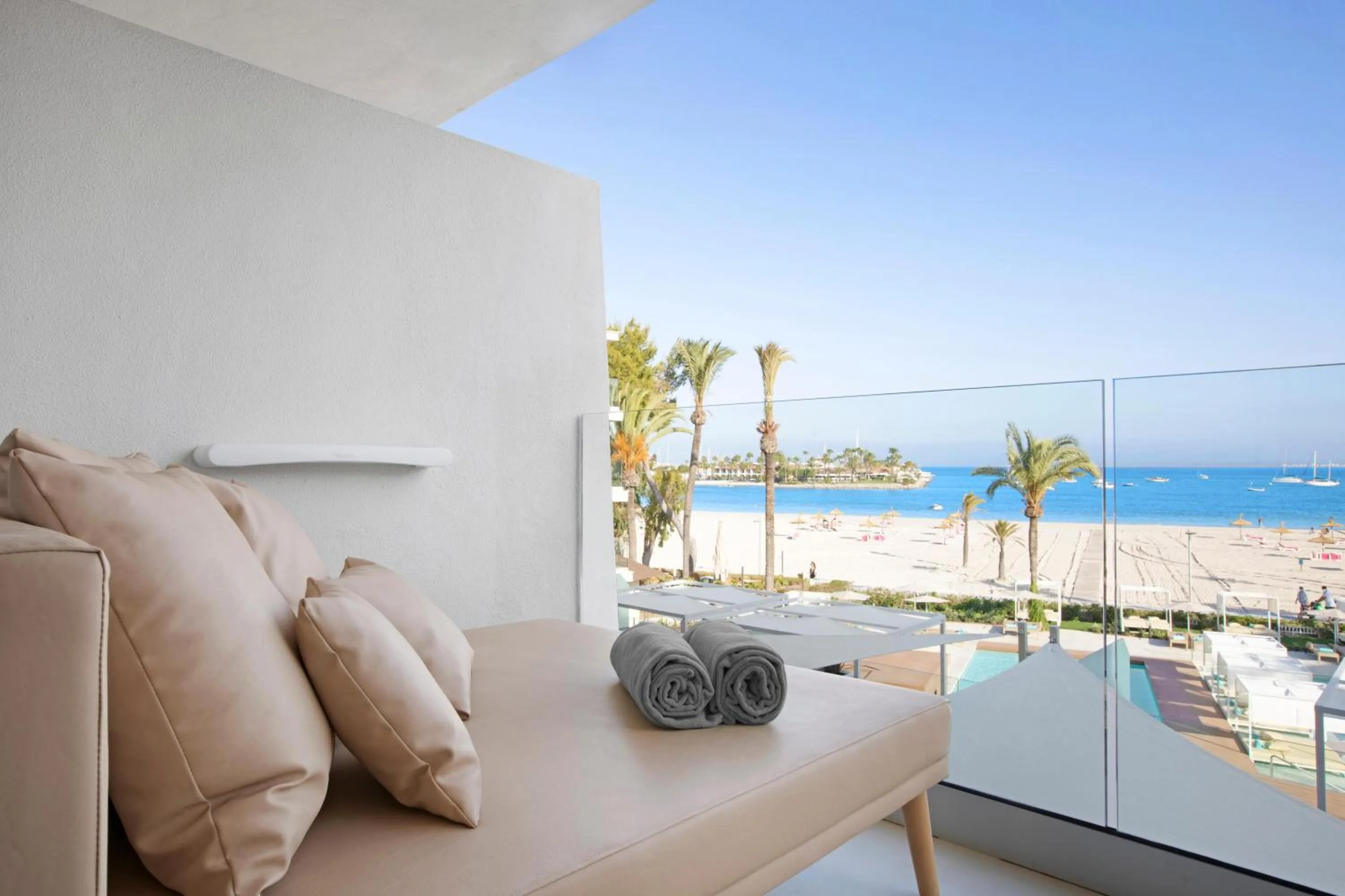 Photo of the whole room in VIVA Golf Adults Only 18+