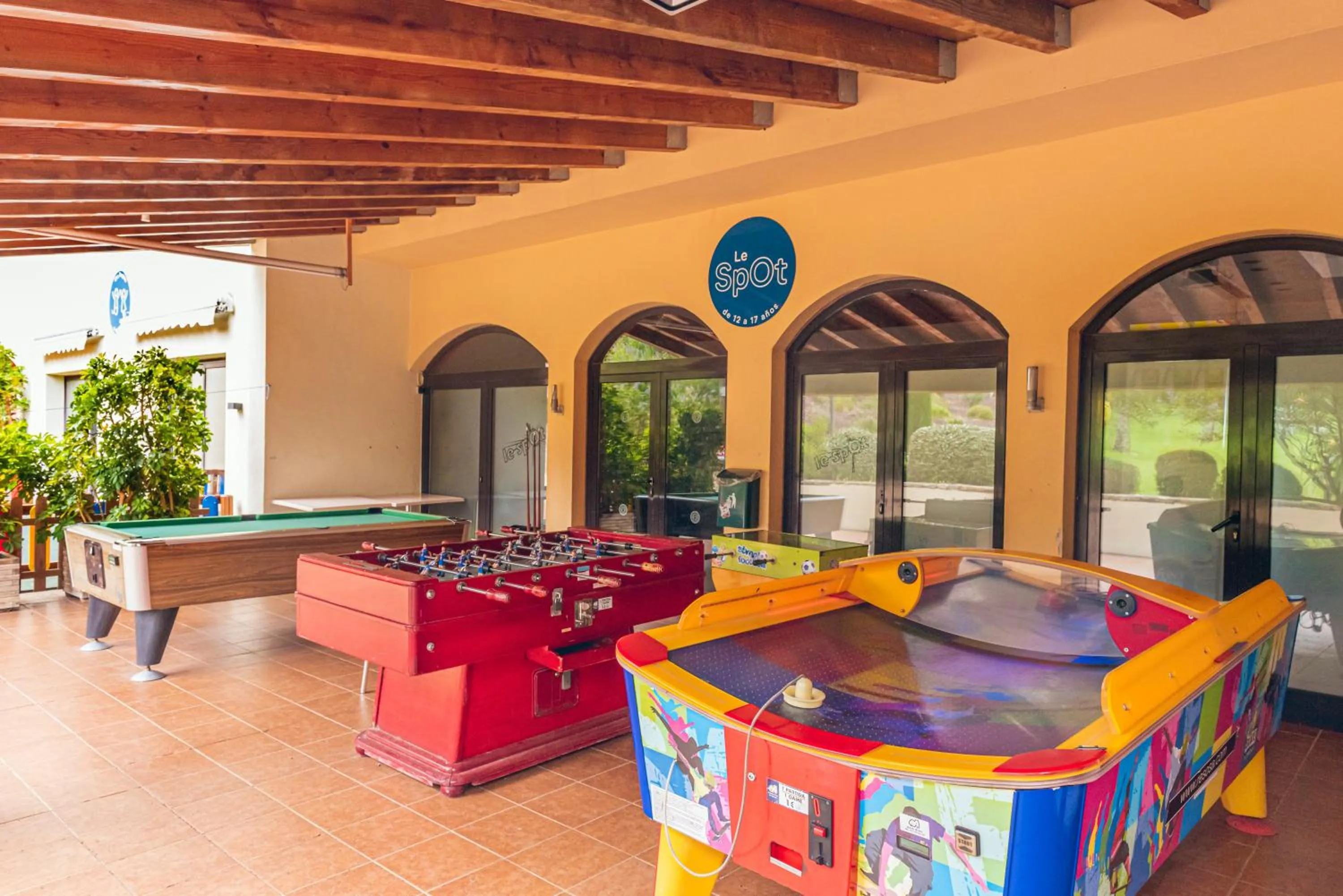 Communal lounge/ TV room in Pierre & Vacances Resort Bonavista de Bonmont