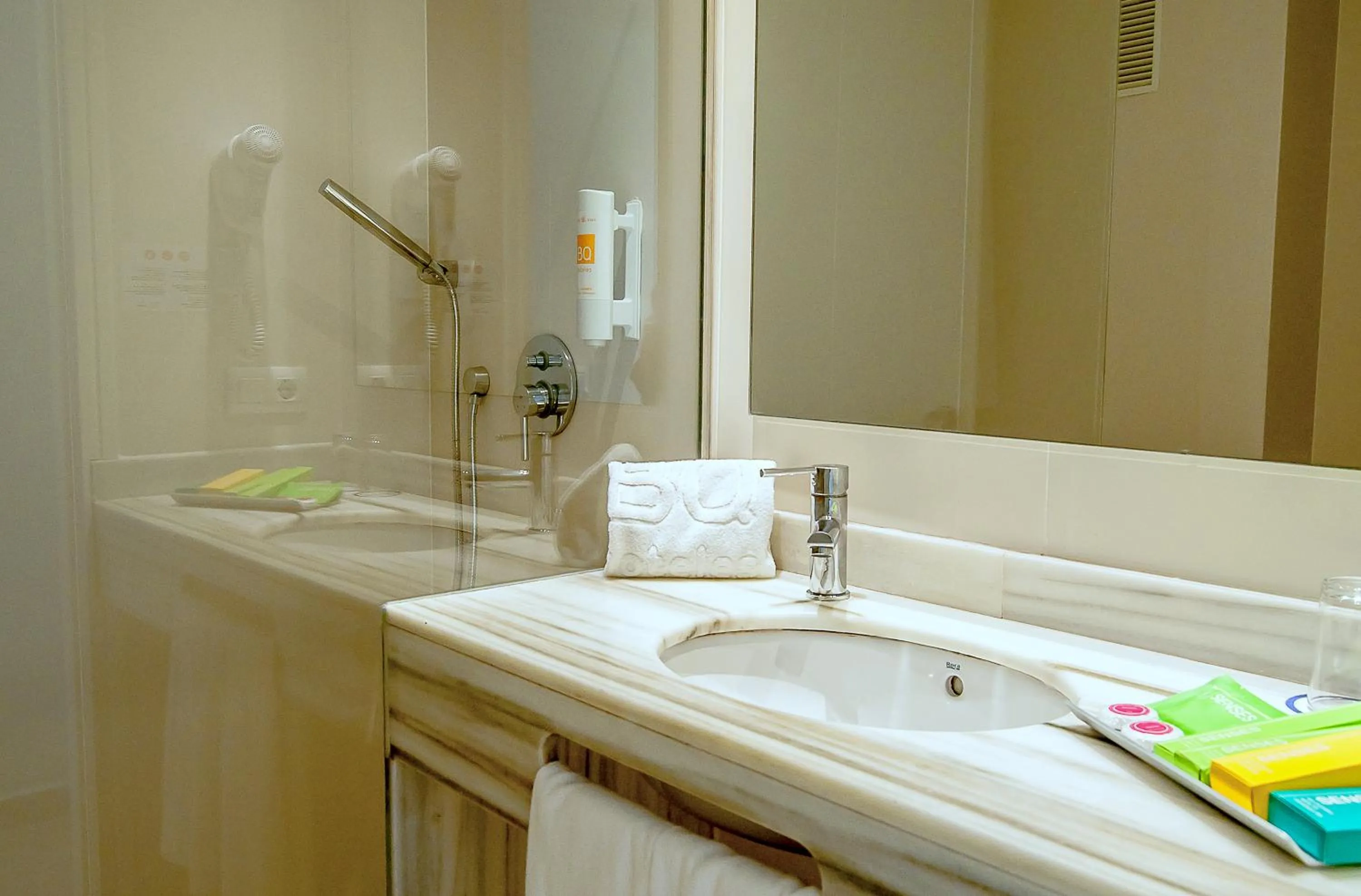 Toilet in BQ Alcudia Sun Village