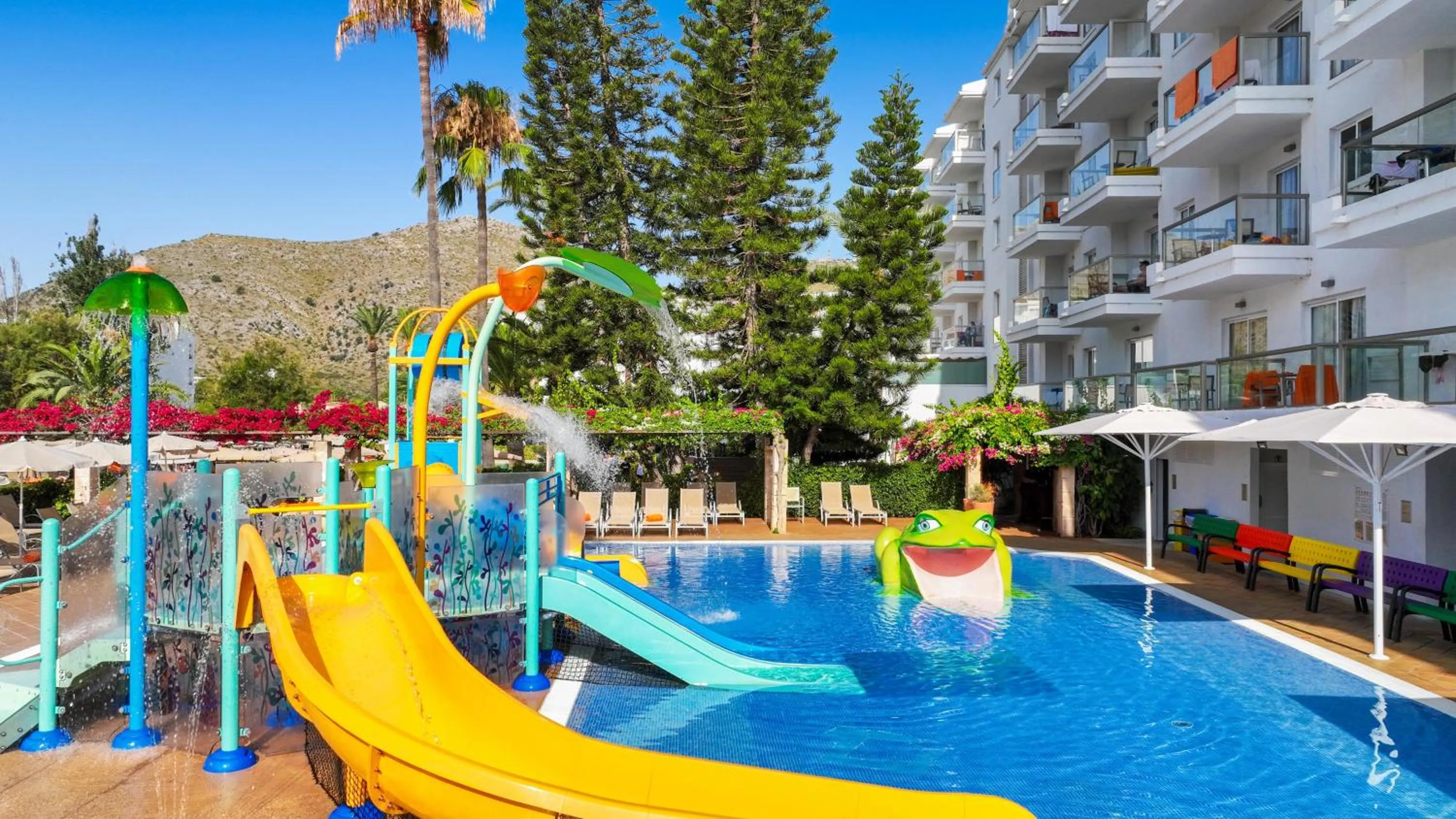 Swimming pool in VIVA Sunrise