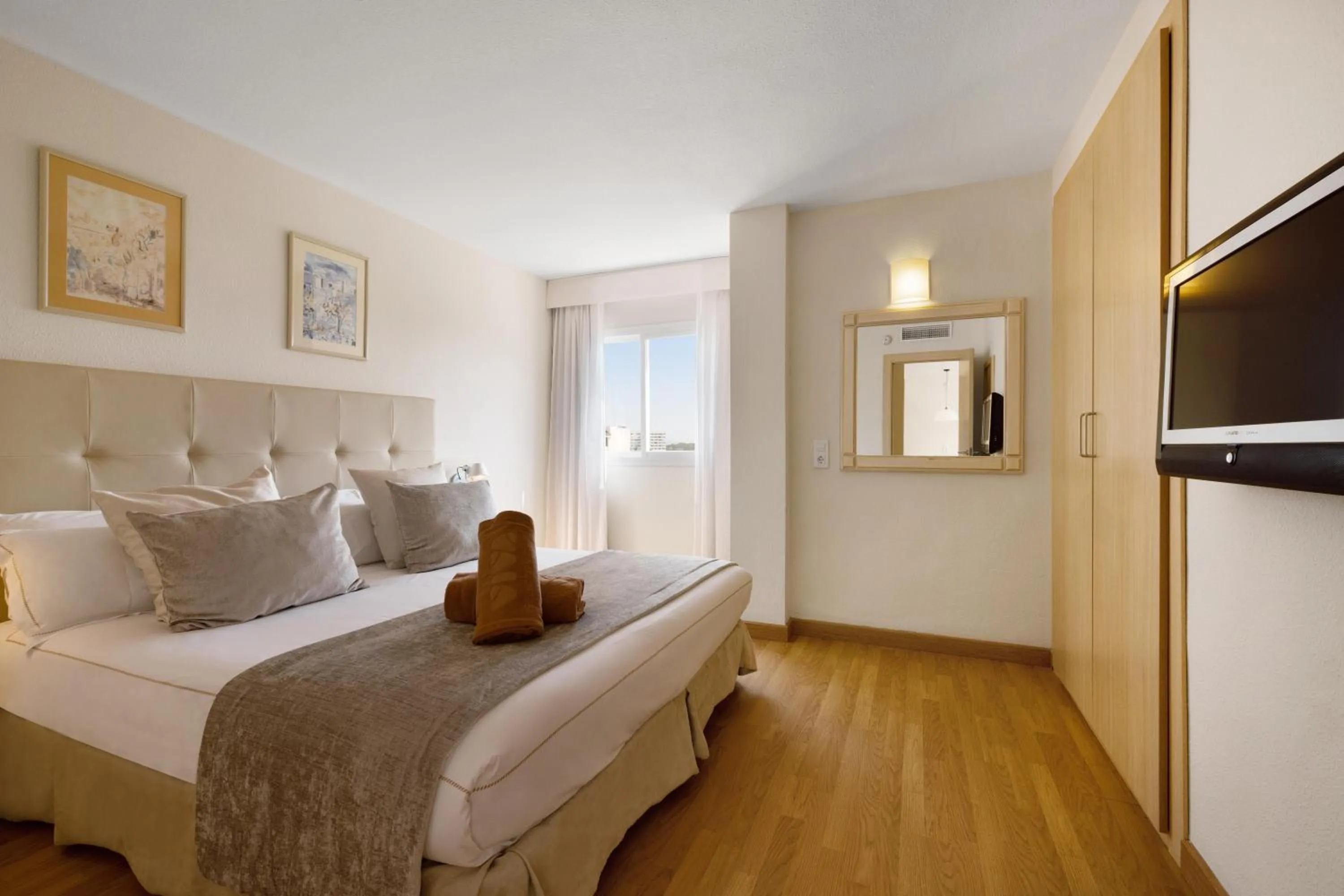 Photo of the whole room, Bed in VIVA Sunrise