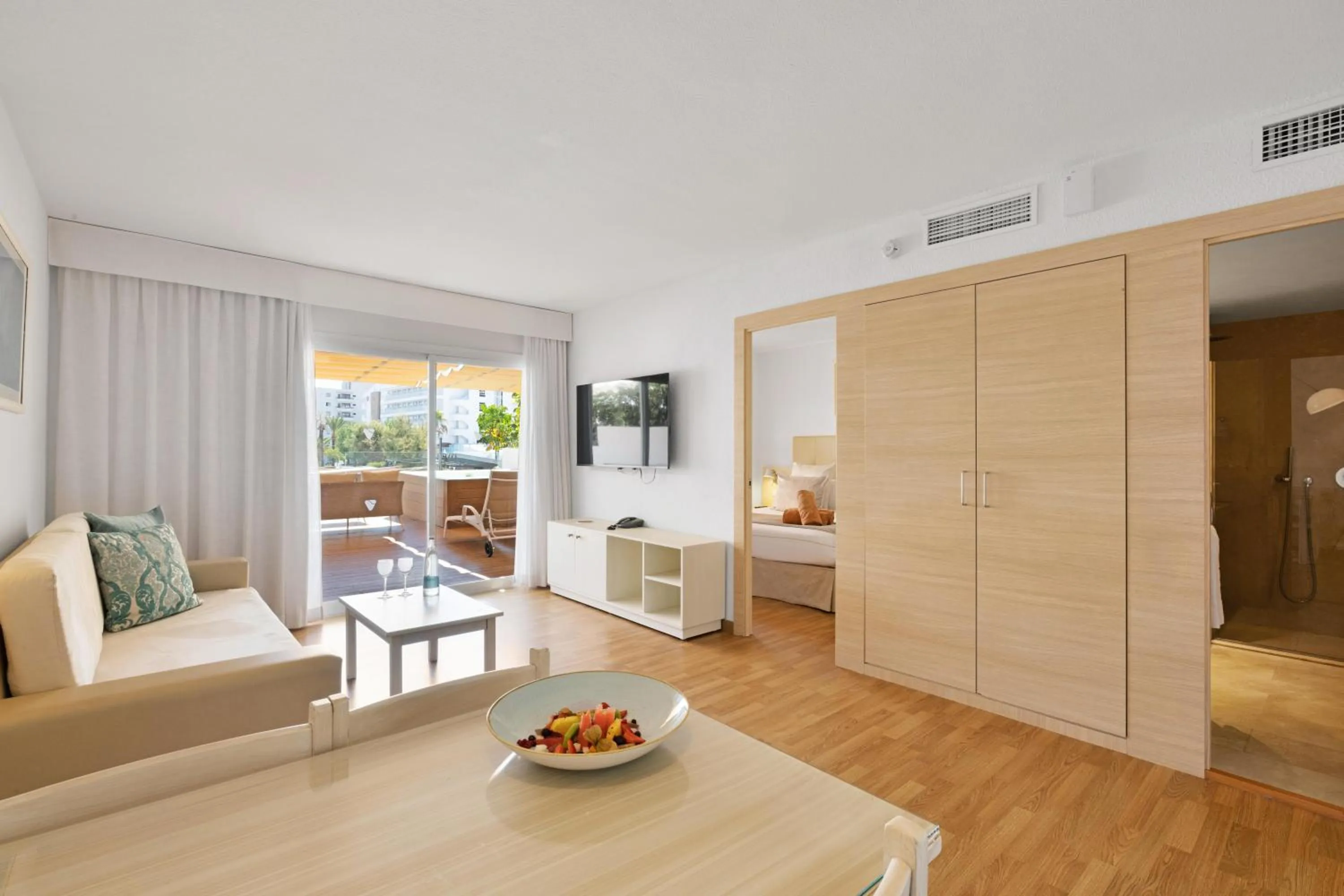 Photo of the whole room in VIVA Sunrise