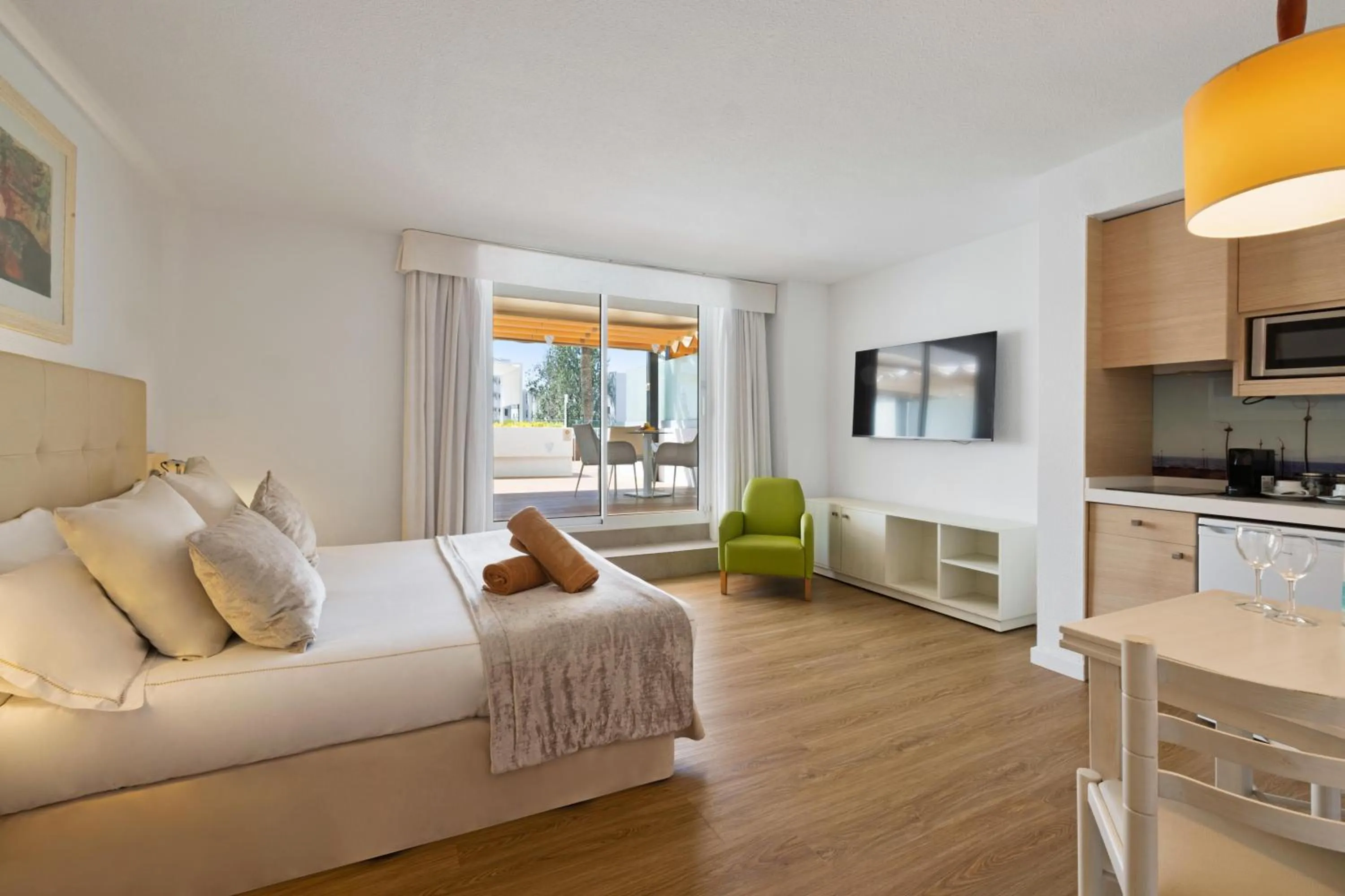 Photo of the whole room in VIVA Sunrise