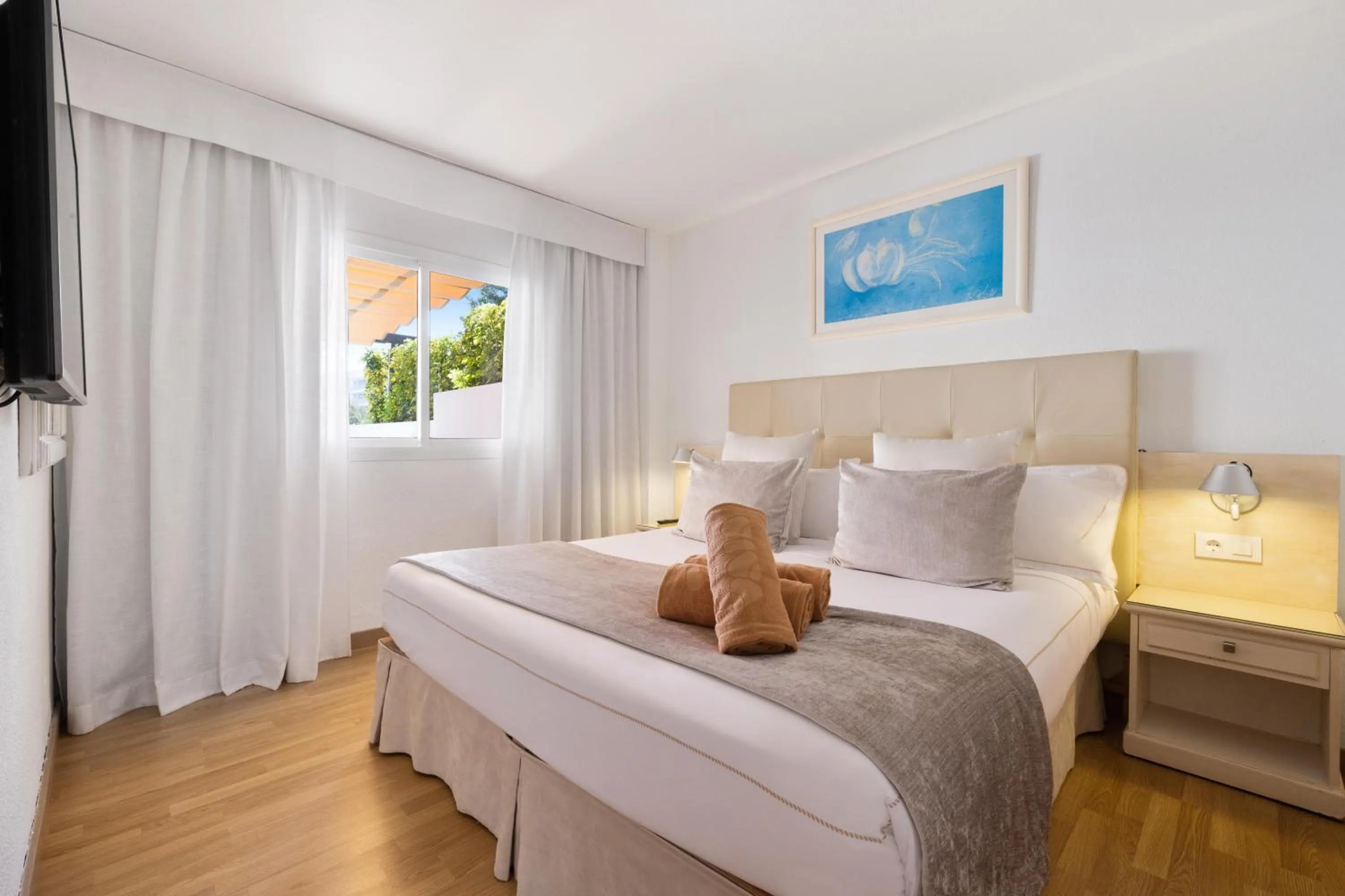 Photo of the whole room, Bed in VIVA Sunrise