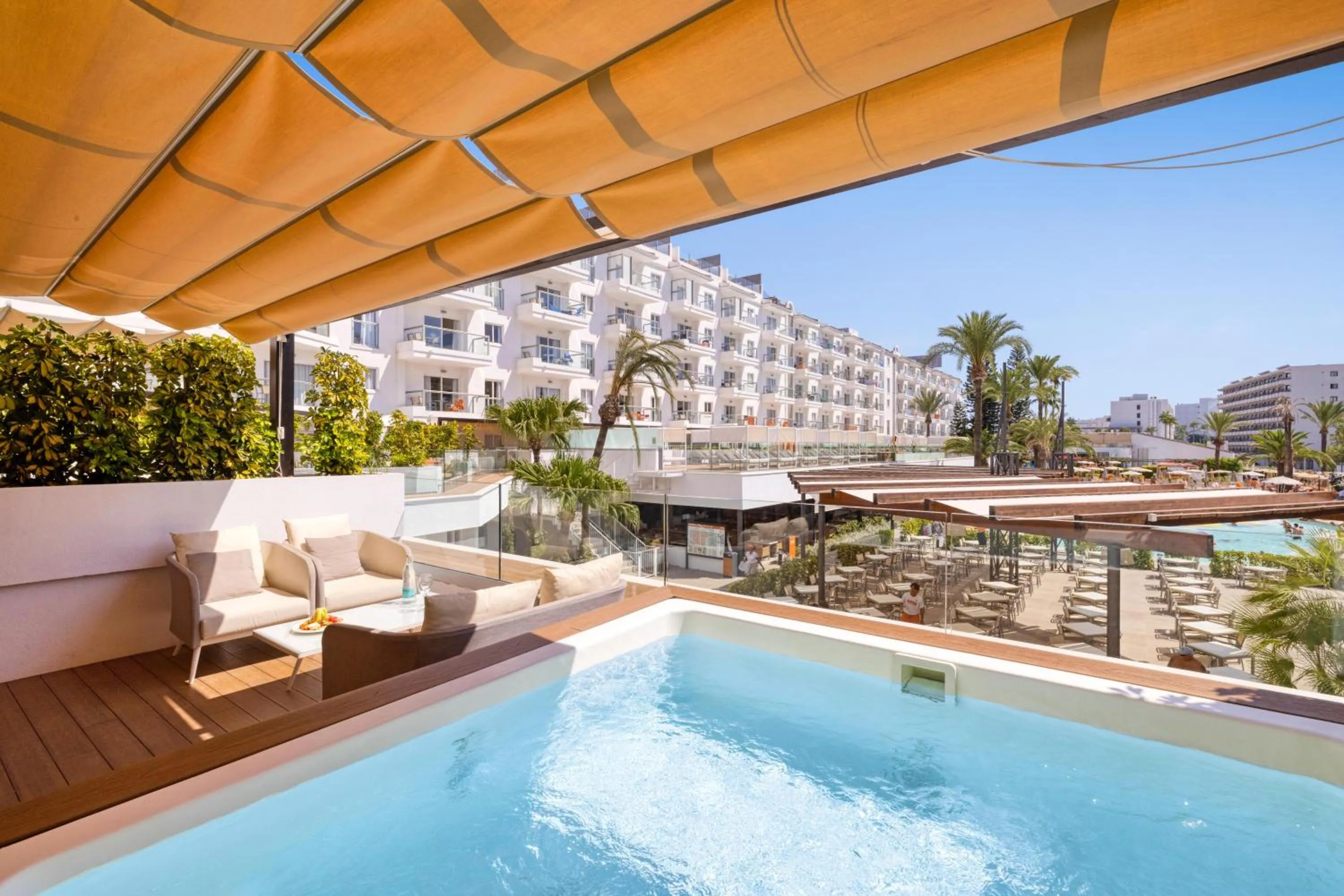 Swimming pool in VIVA Sunrise