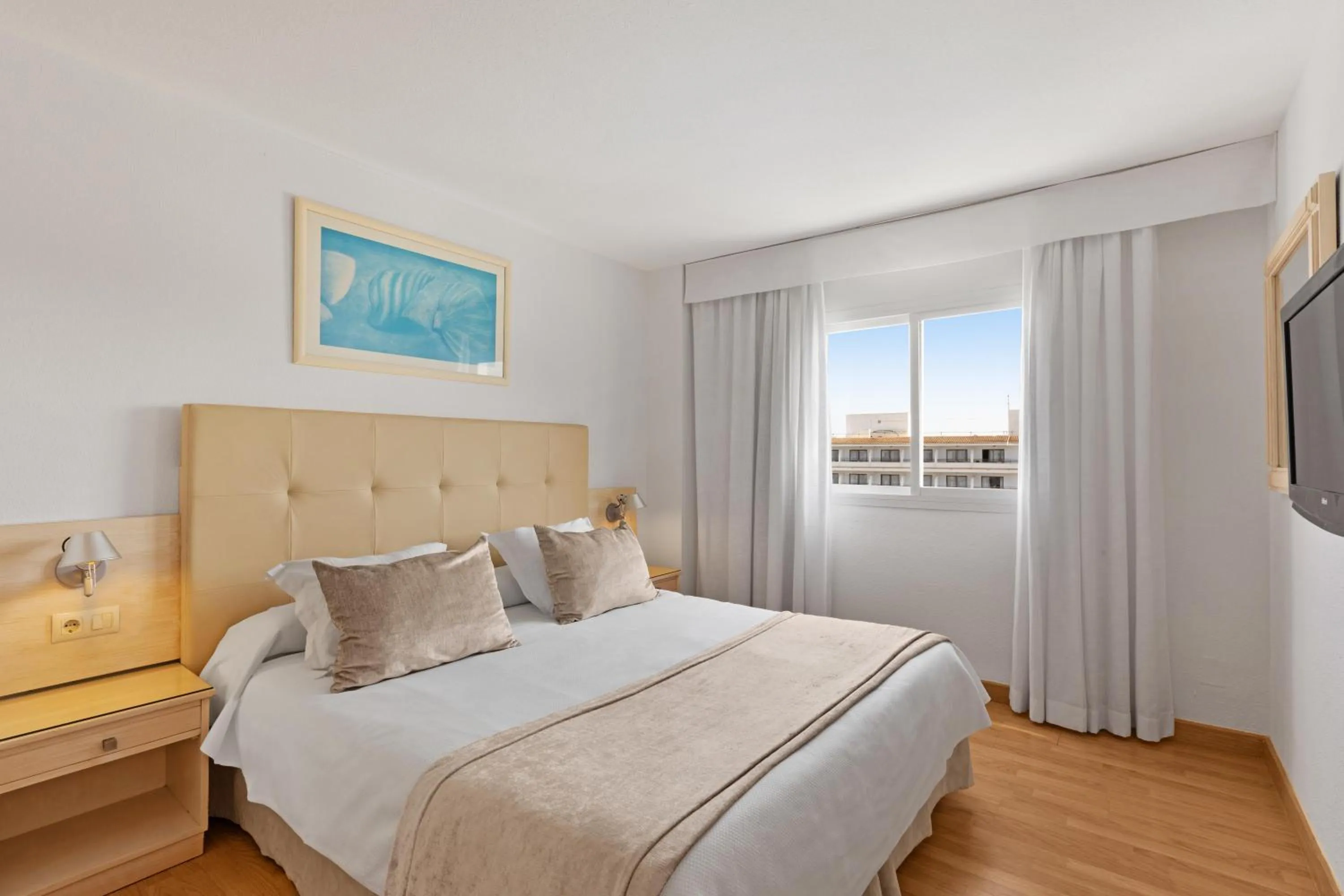 Photo of the whole room, Bed in VIVA Sunrise