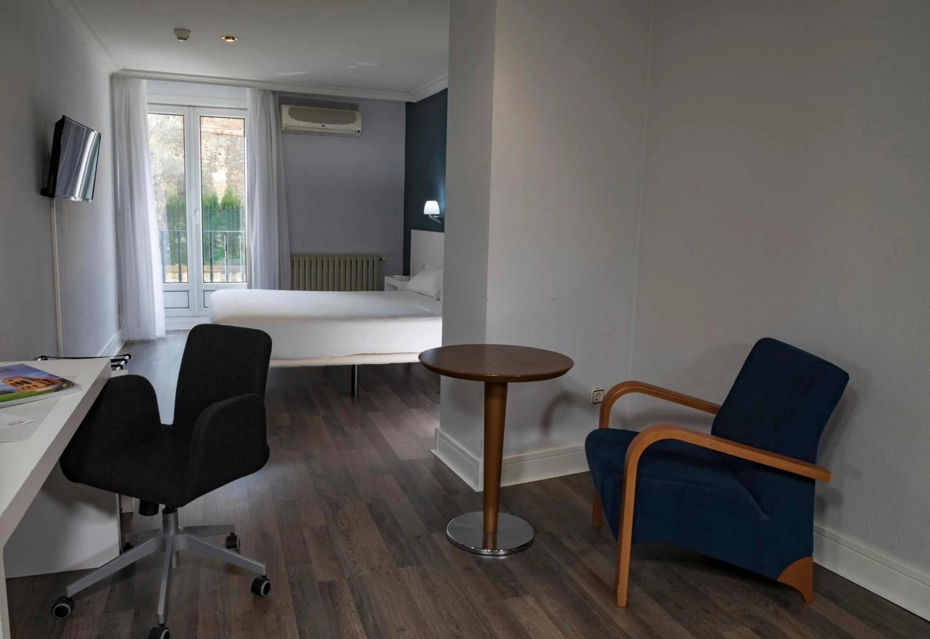 Photo of the whole room in Hotel Gran Regente