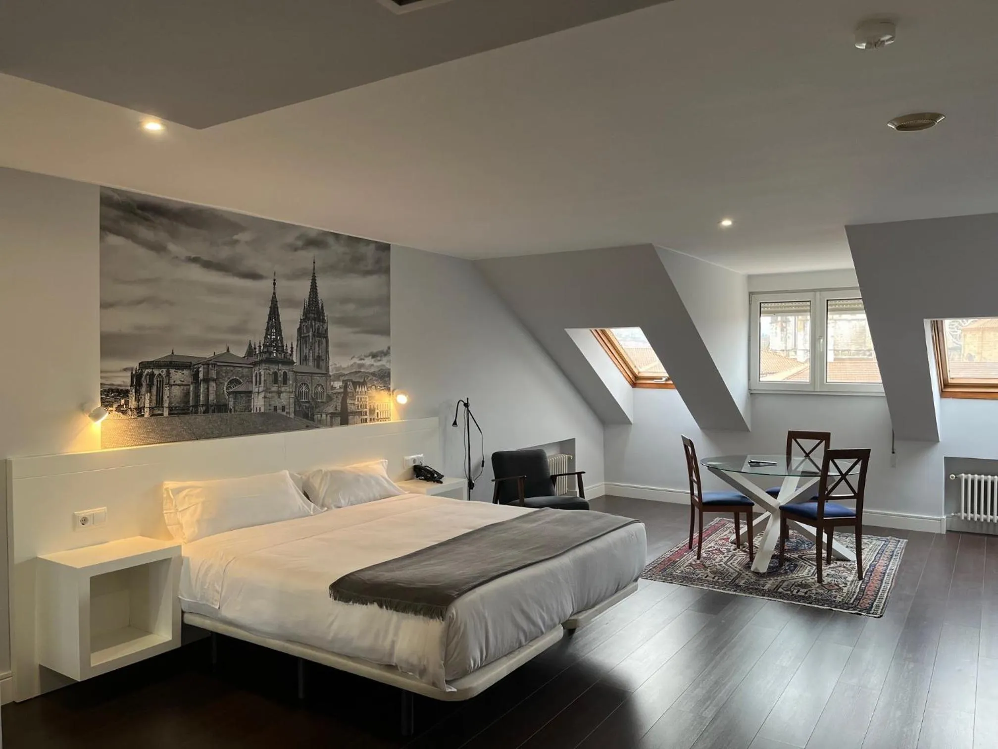 Photo of the whole room, Bed in Hotel Gran Regente