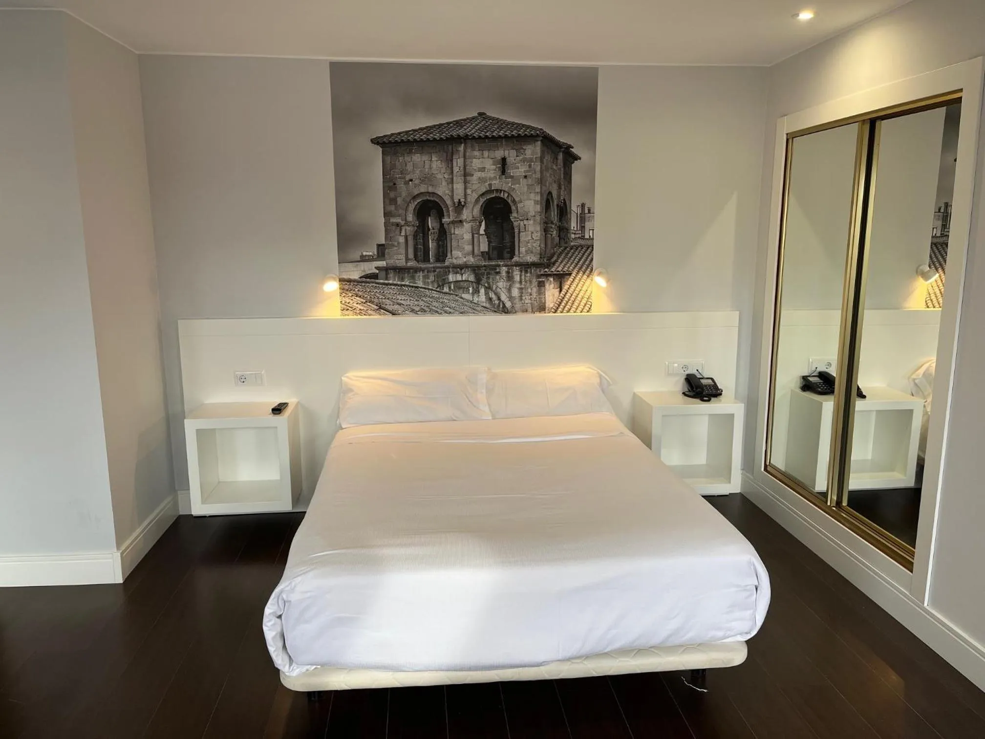 Photo of the whole room, Bed in Hotel Gran Regente