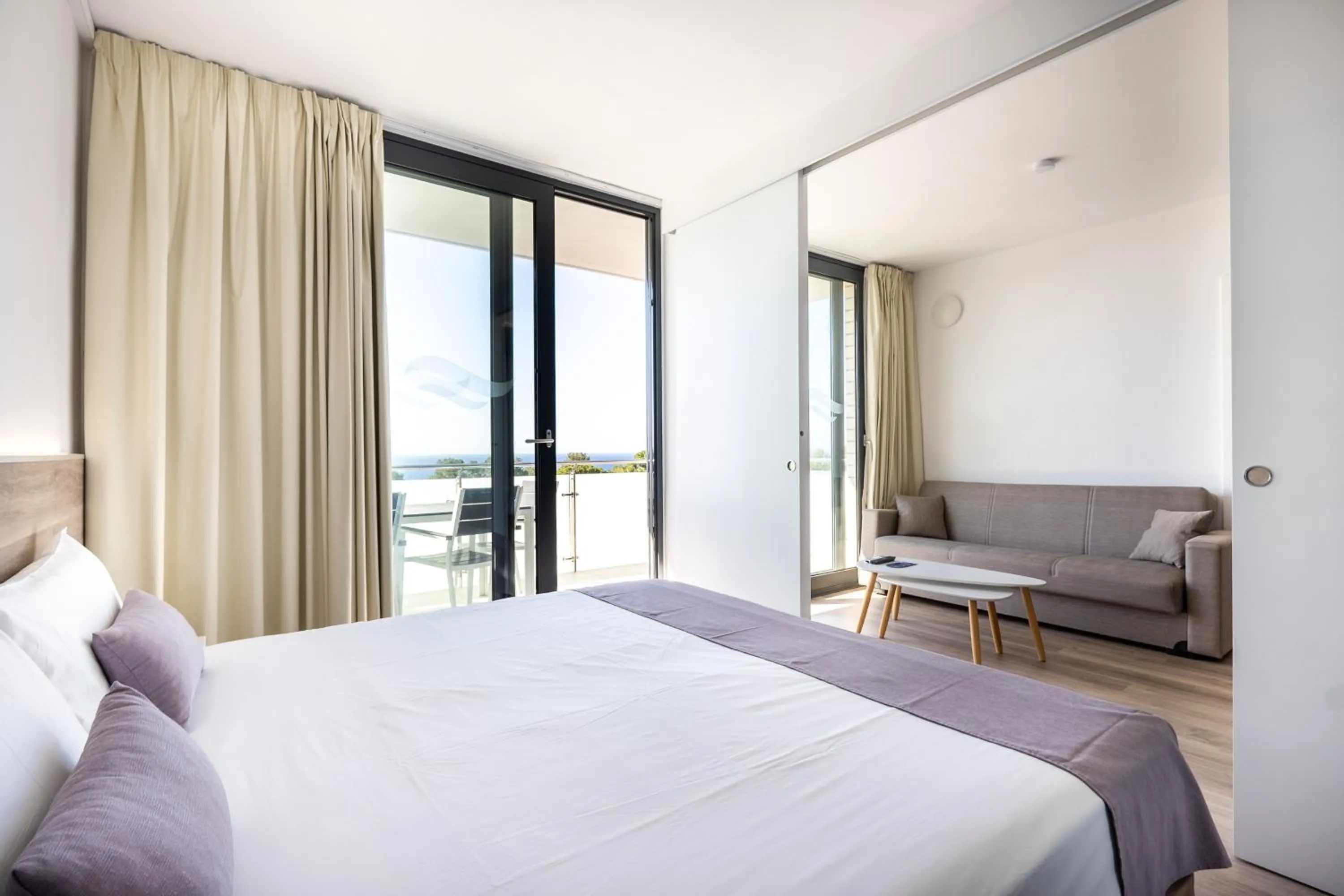 Bedroom, Bed in Aparthotel Comtat Sant Jordi