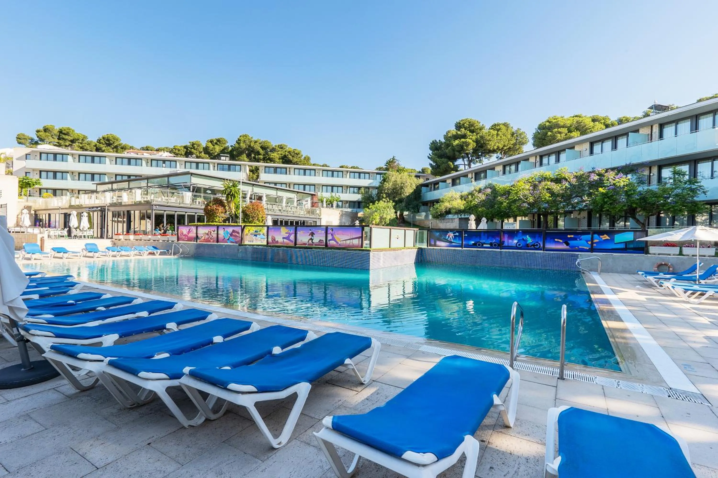 Swimming pool in Aparthotel Comtat Sant Jordi