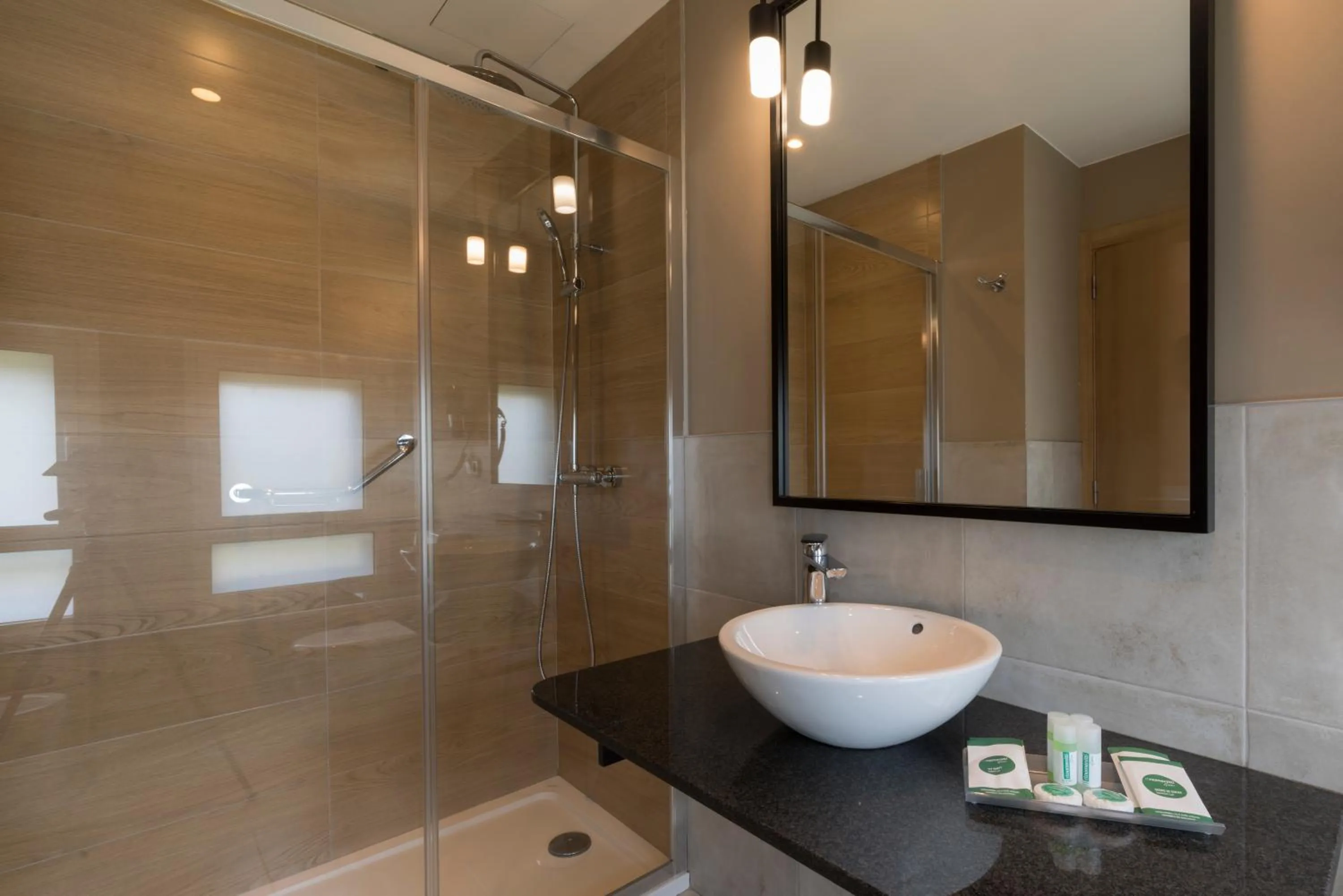 Shower in Hotel Avenida