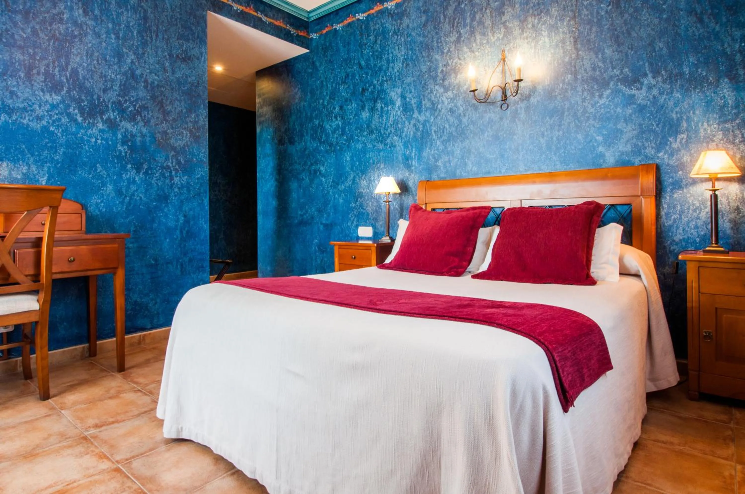 Bedroom, Bed in Jardin de la Abadia, Arroyo de la Encomienda