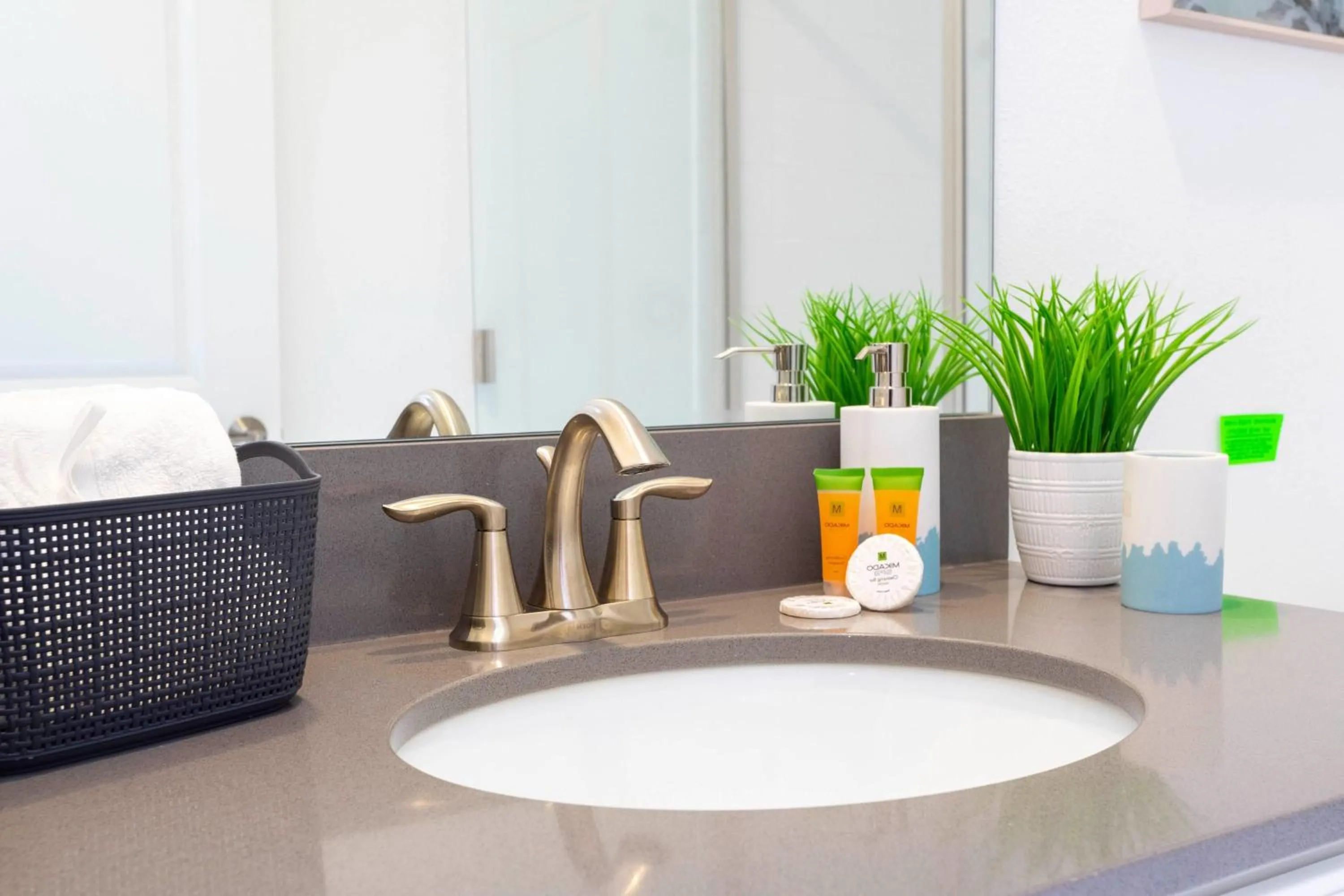 Stunning 4 Bd w/ Pool Close to Disney @ Champions Gate 1158