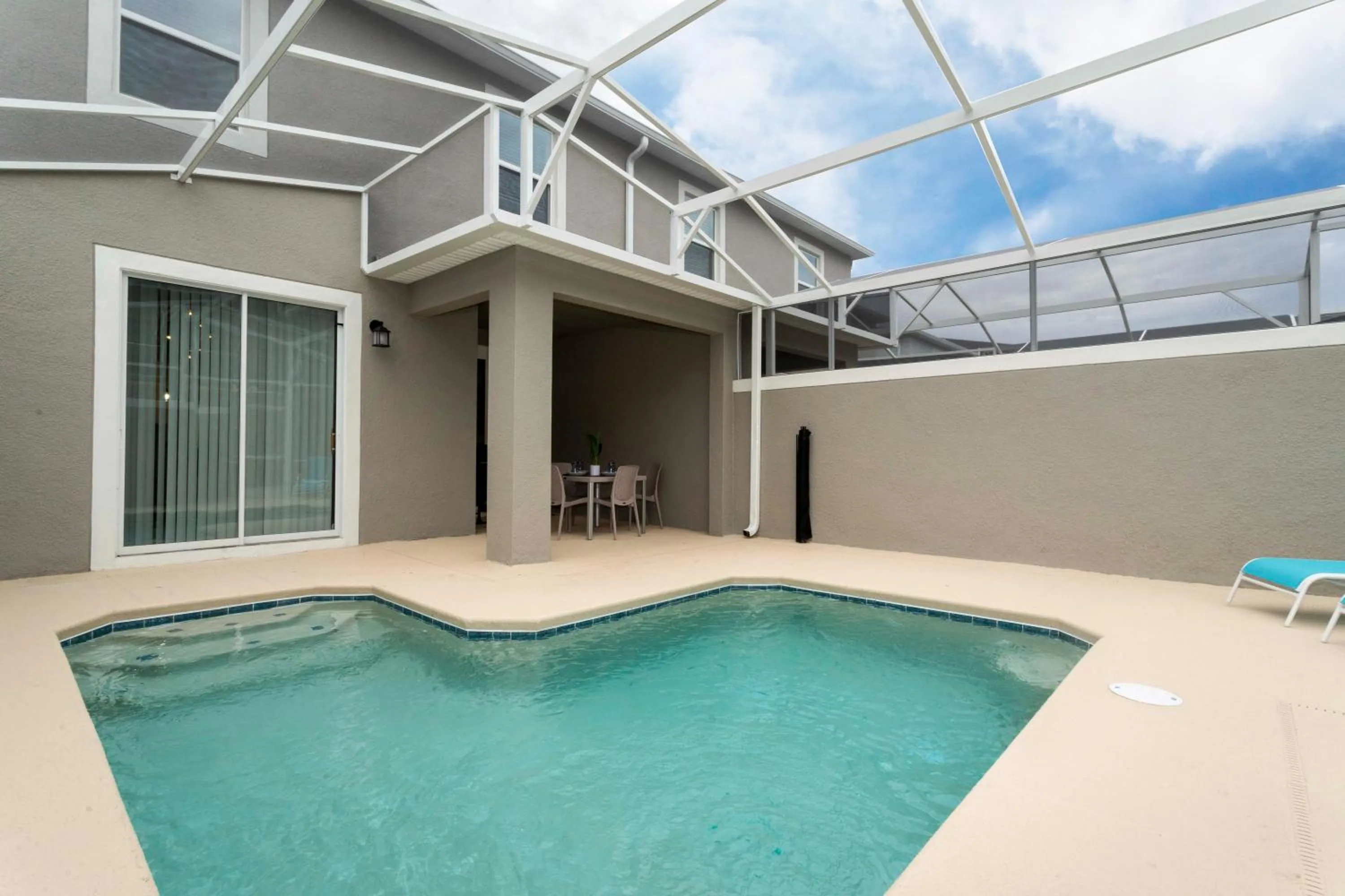 Stunning 4 Bd w/ Pool Close to Disney @ Champions Gate 1158