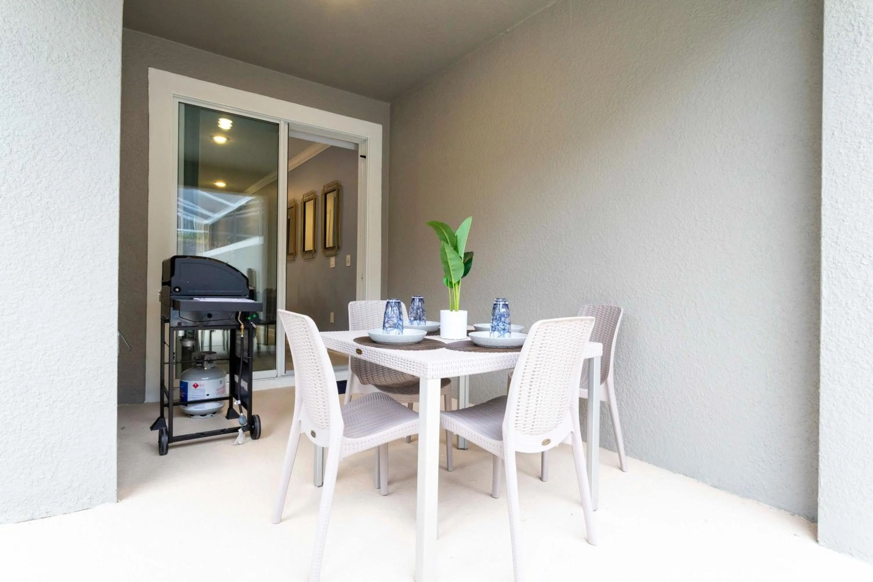 Stunning 4 Bd w/ Pool Close to Disney @ Champions Gate 1158