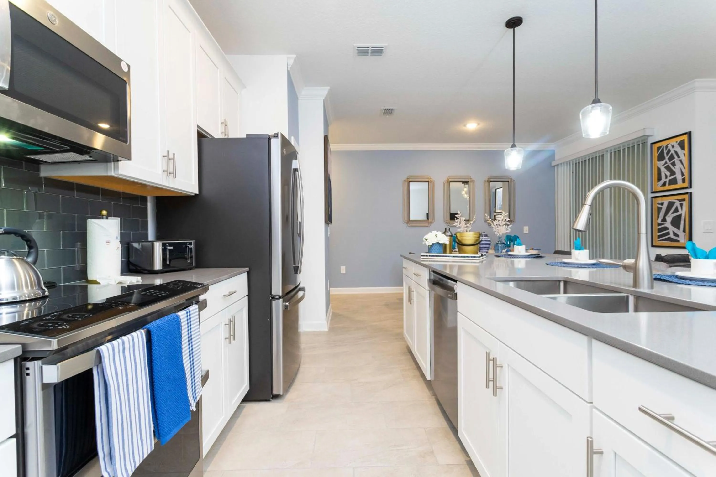 Stunning 4 Bd w/ Pool Close to Disney @ Champions Gate 1158