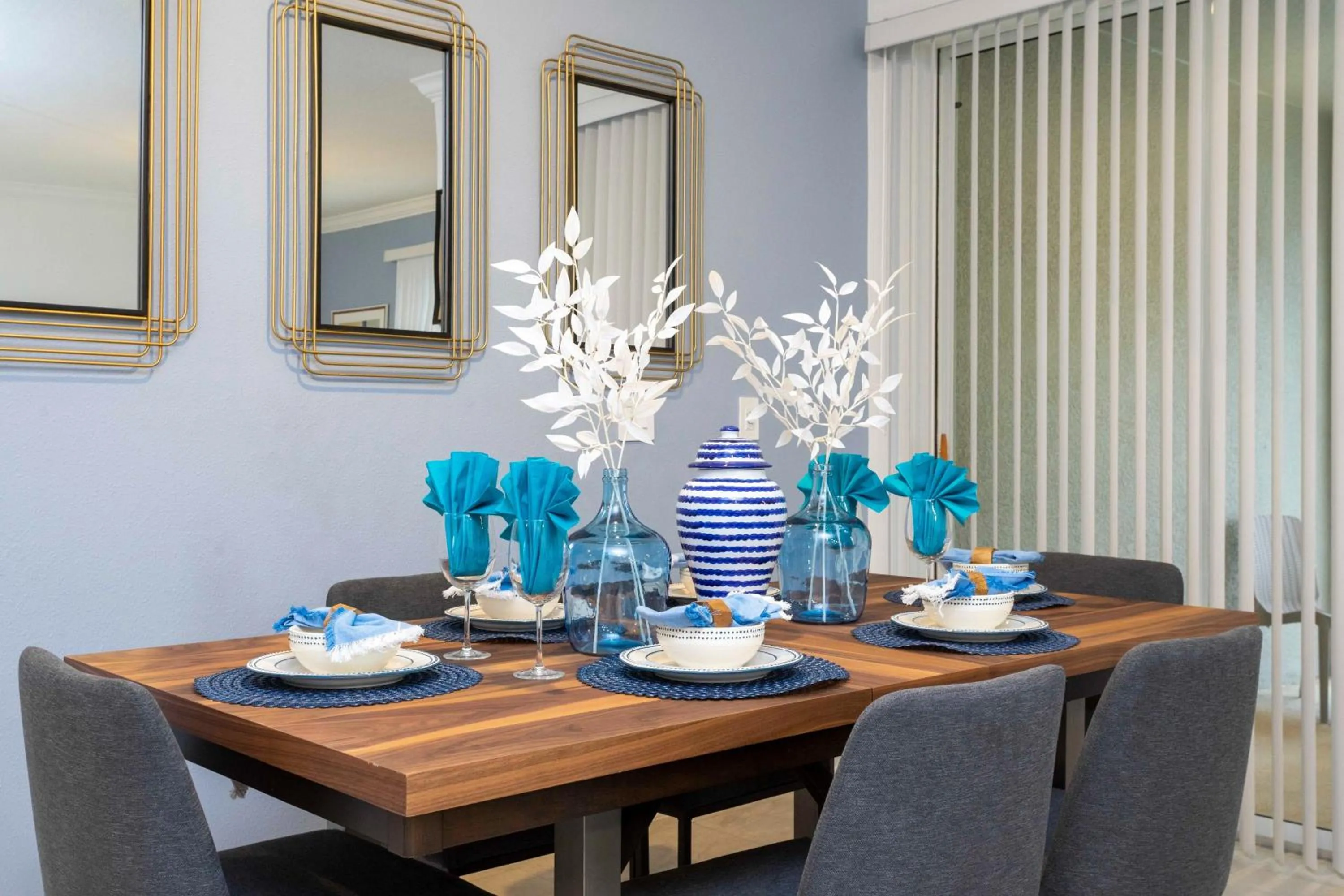 Stunning 4 Bd w/ Pool Close to Disney @ Champions Gate 1158