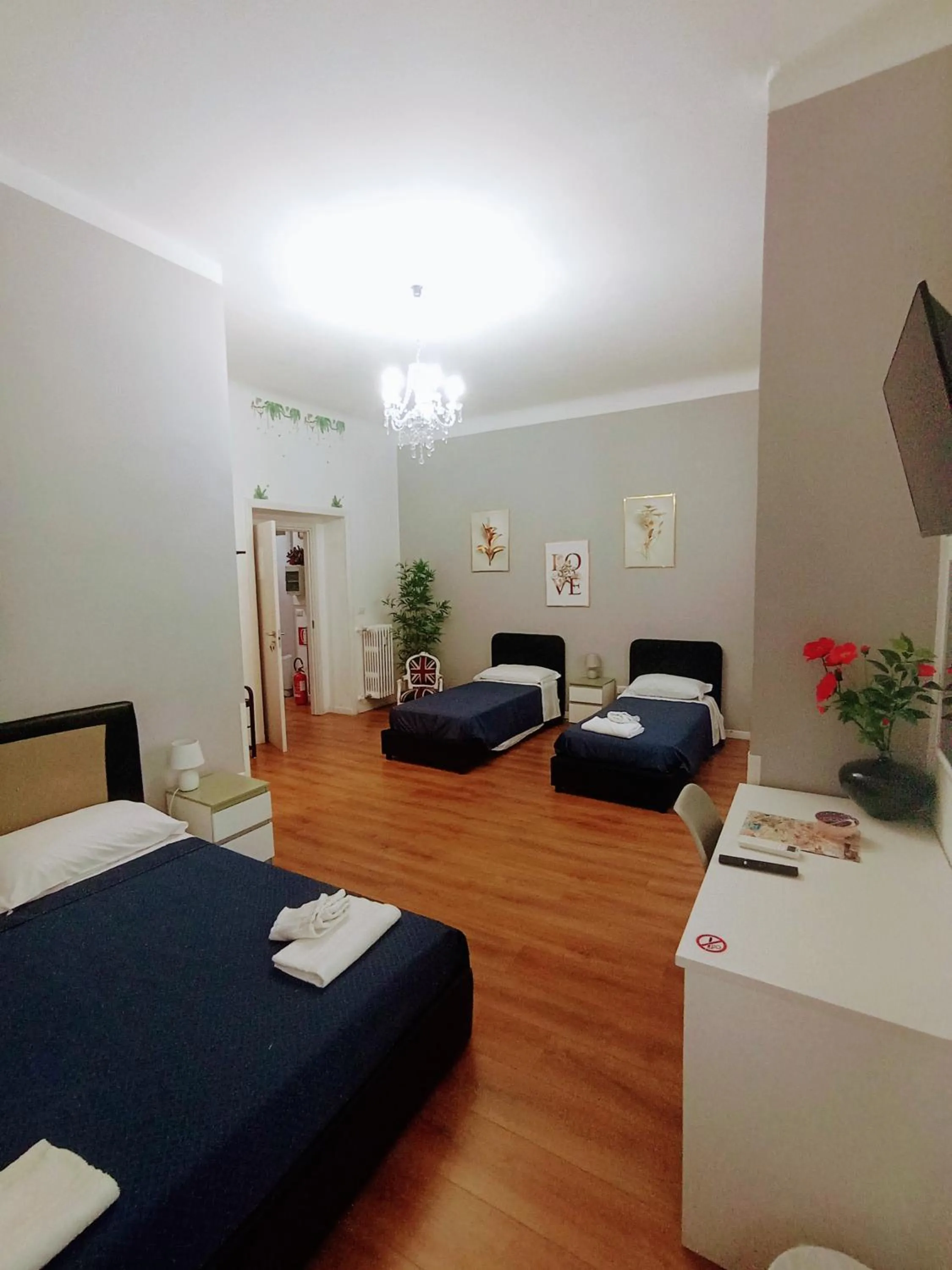 Photo of the whole room, Bed in El Dorado Prati