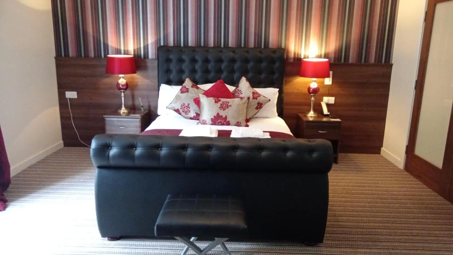 Bedroom, Bed in The Hedges Hotel