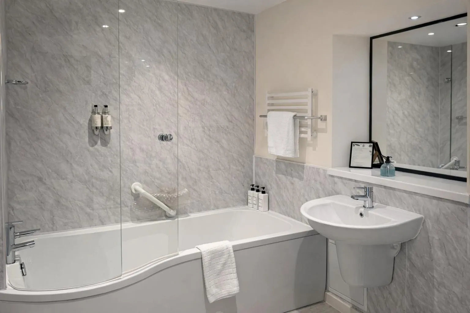 Shower in The Hedges Hotel