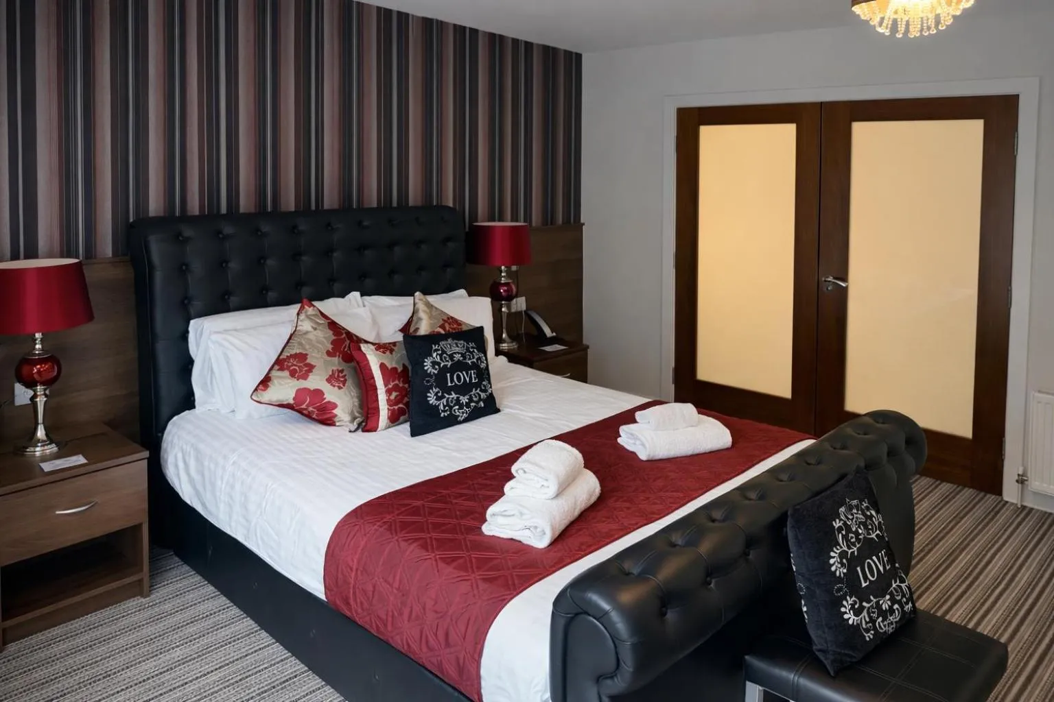 Bed in The Hedges Hotel