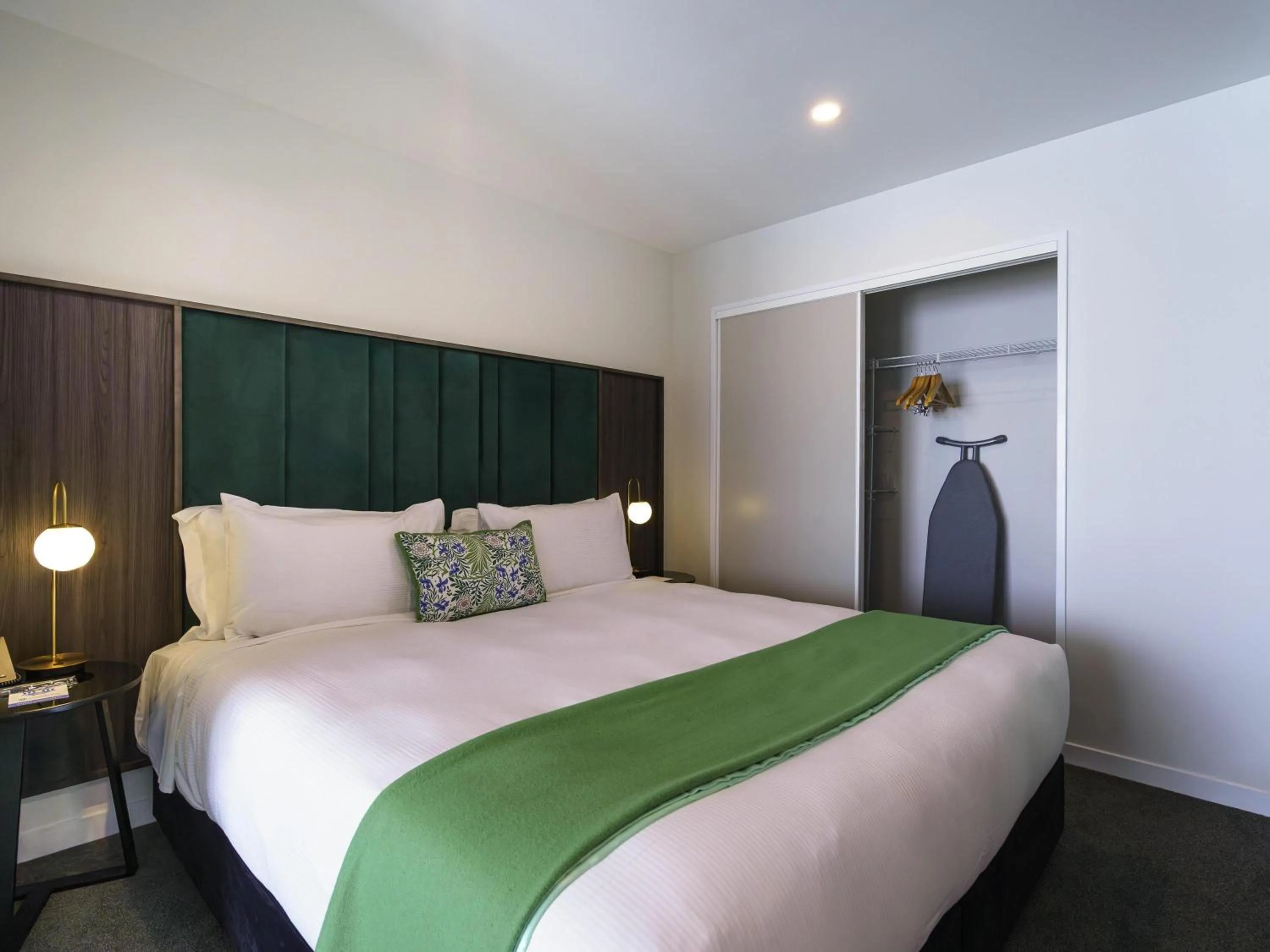 Bedroom, Bed in The Sebel Wellington Thorndon