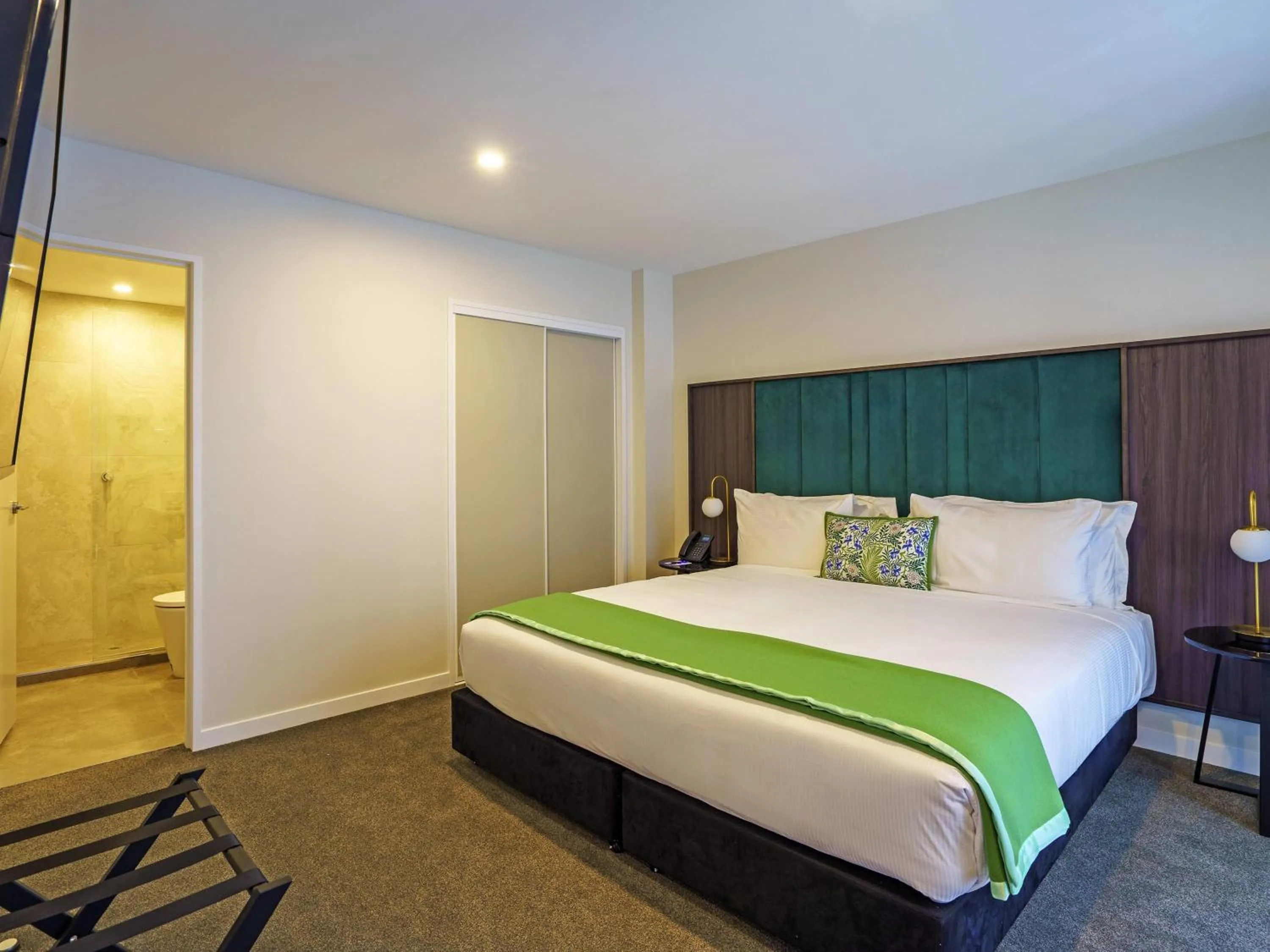 Bedroom, Bed in The Sebel Wellington Thorndon